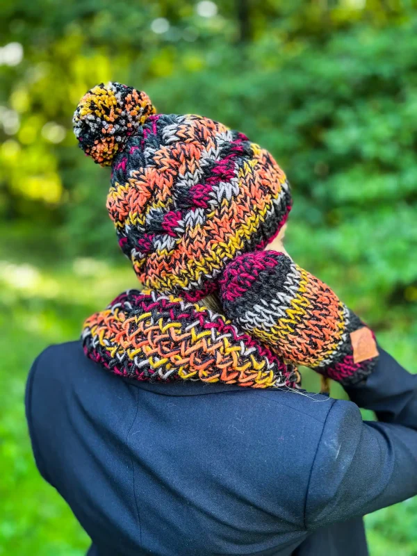 Mały komin MERINO 50% "Ciemna jesień" 11 coemny szal recznie robiony