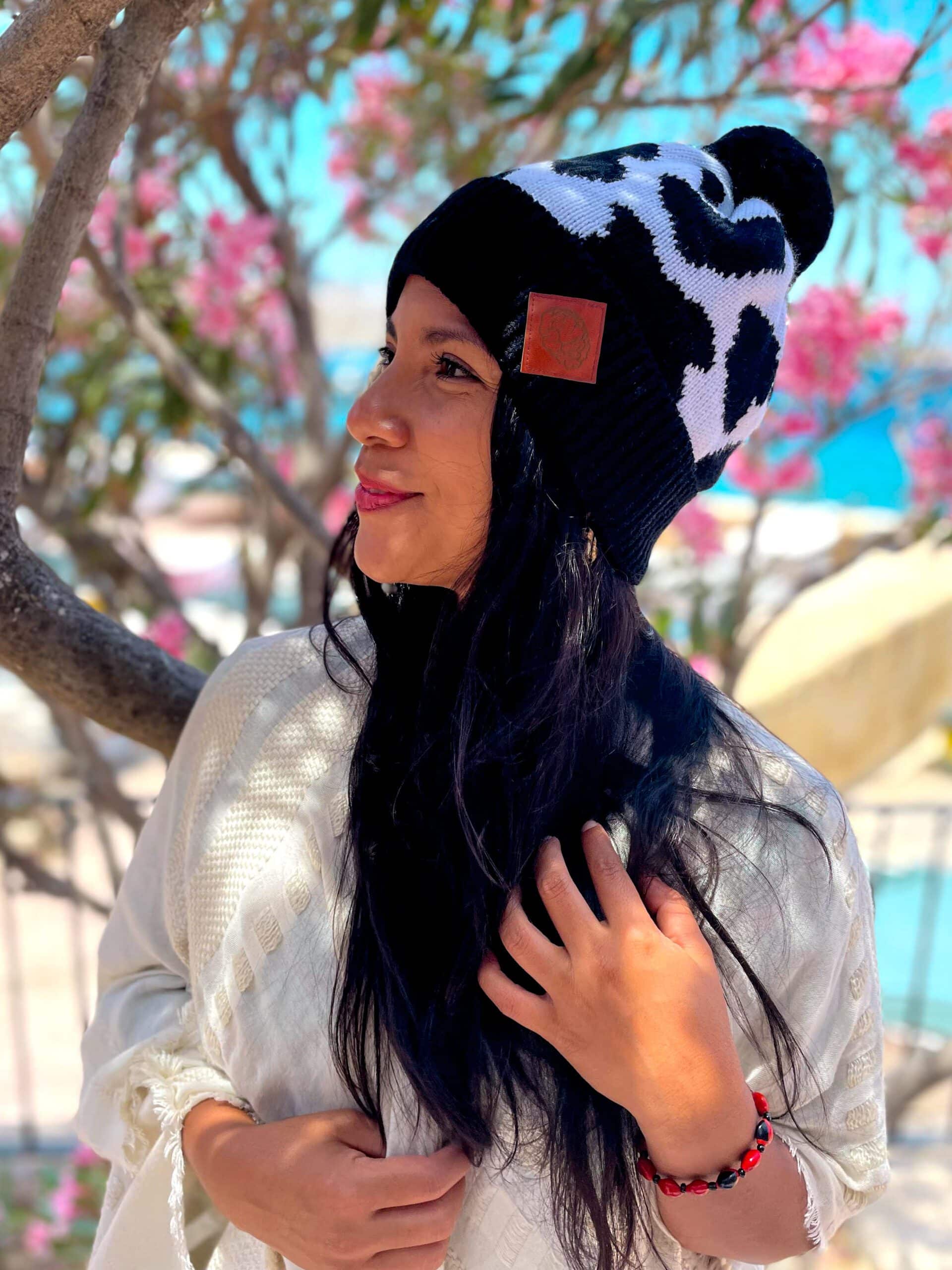 Czapka z printem krowy "Czarno biała" 53 cow print beanie scaled 1
