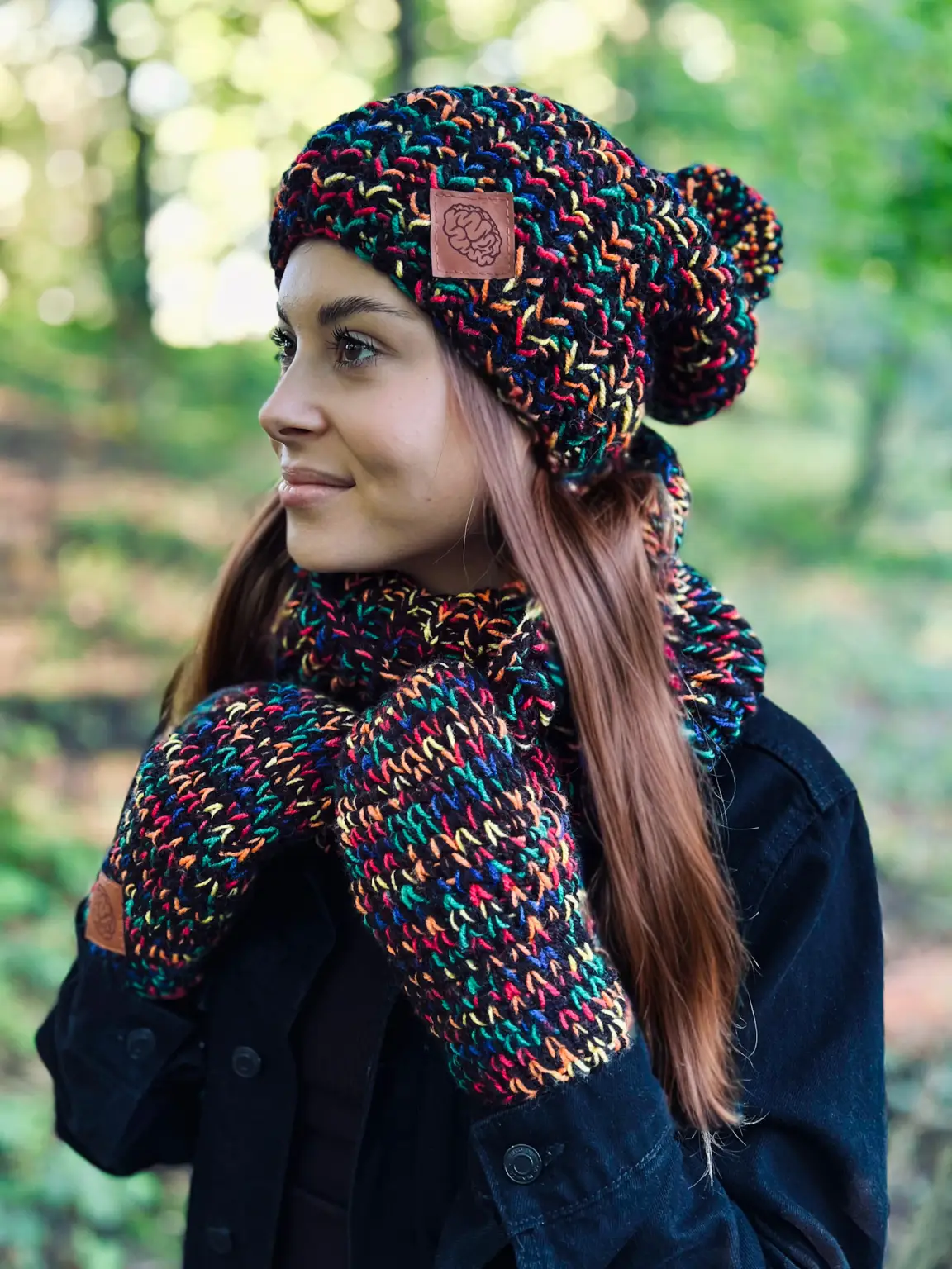 Czapka zimowa ENERGY SHOT ,,Czarne czerwienie" 76 czapak merino pompon