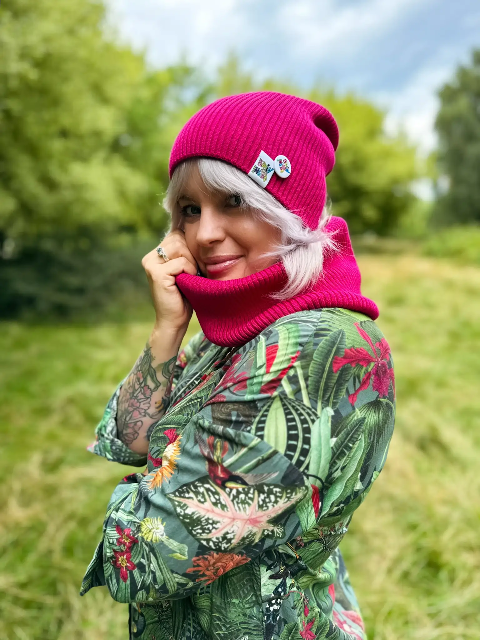 Luźna czapka z bawełny logo kolorowe "Malina" 83 czapka beanie bawelna