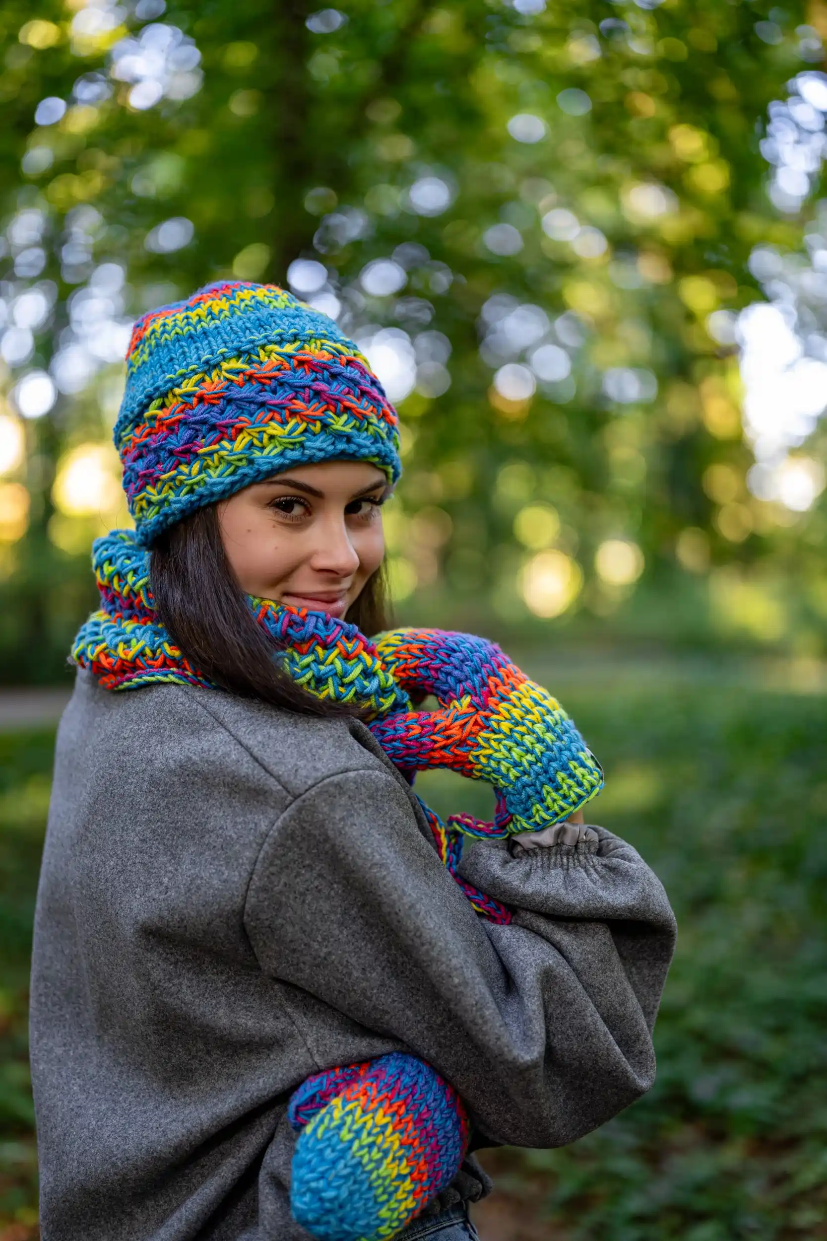 Mały komin MERINO 50% "Tęcza błękit" 43 czapka beanie kolorowa