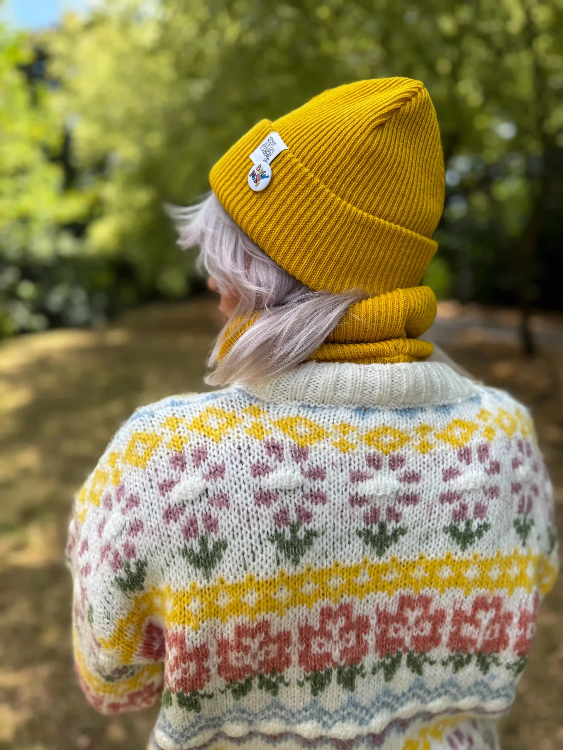 Czapka wywijana logo kolorowe "Miodowa musztarda" 36 czapka beanie miodowa luzna na jesien scaled 1