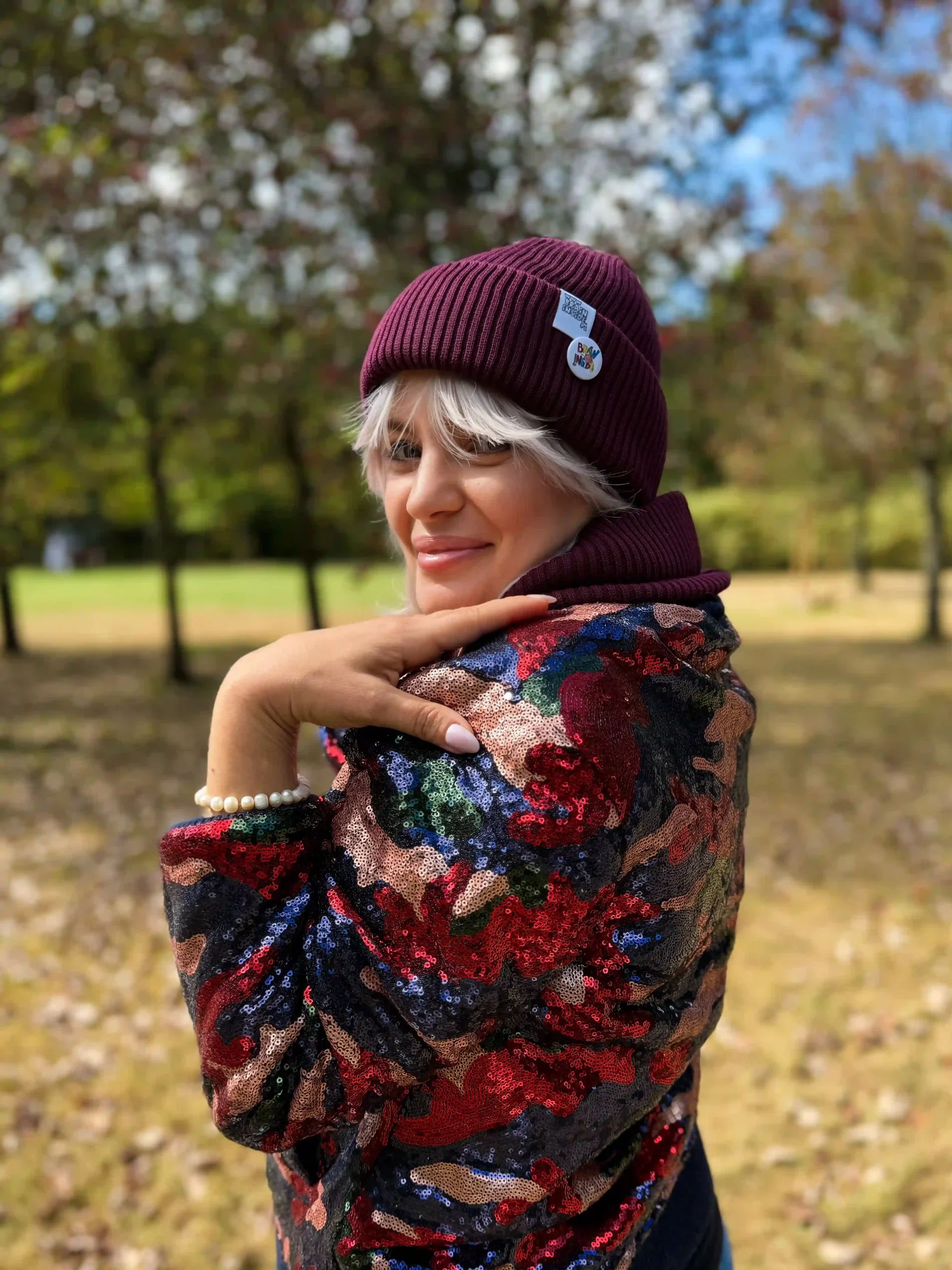 Czapka beanie z bawełny logo kolorowe "Bordo" 7 czapka jesienna beanie bordo scaled 1