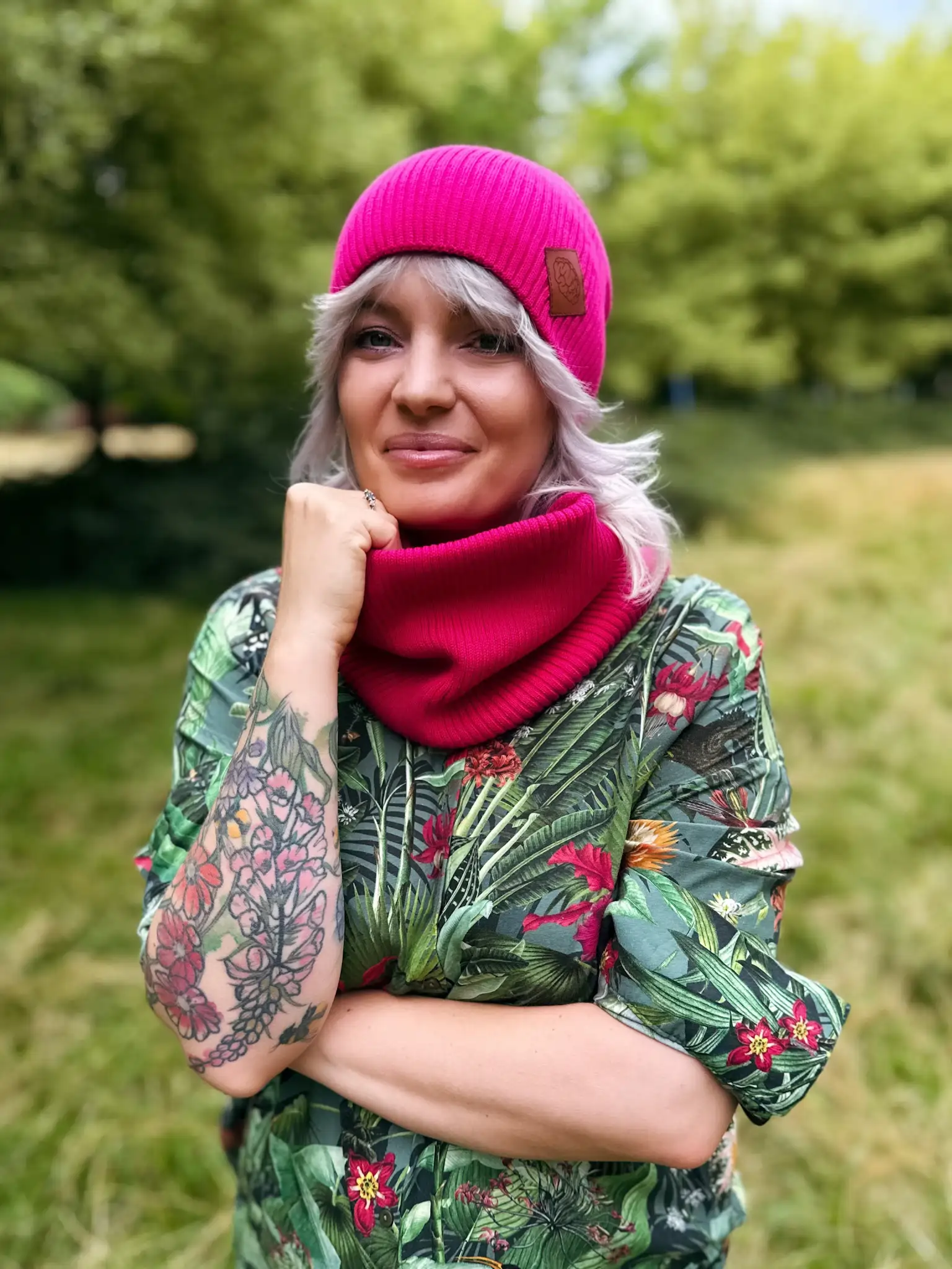 Bawełniana czapka jesienna logo ekoskórka "Malina" 42 czapka luzna malina
