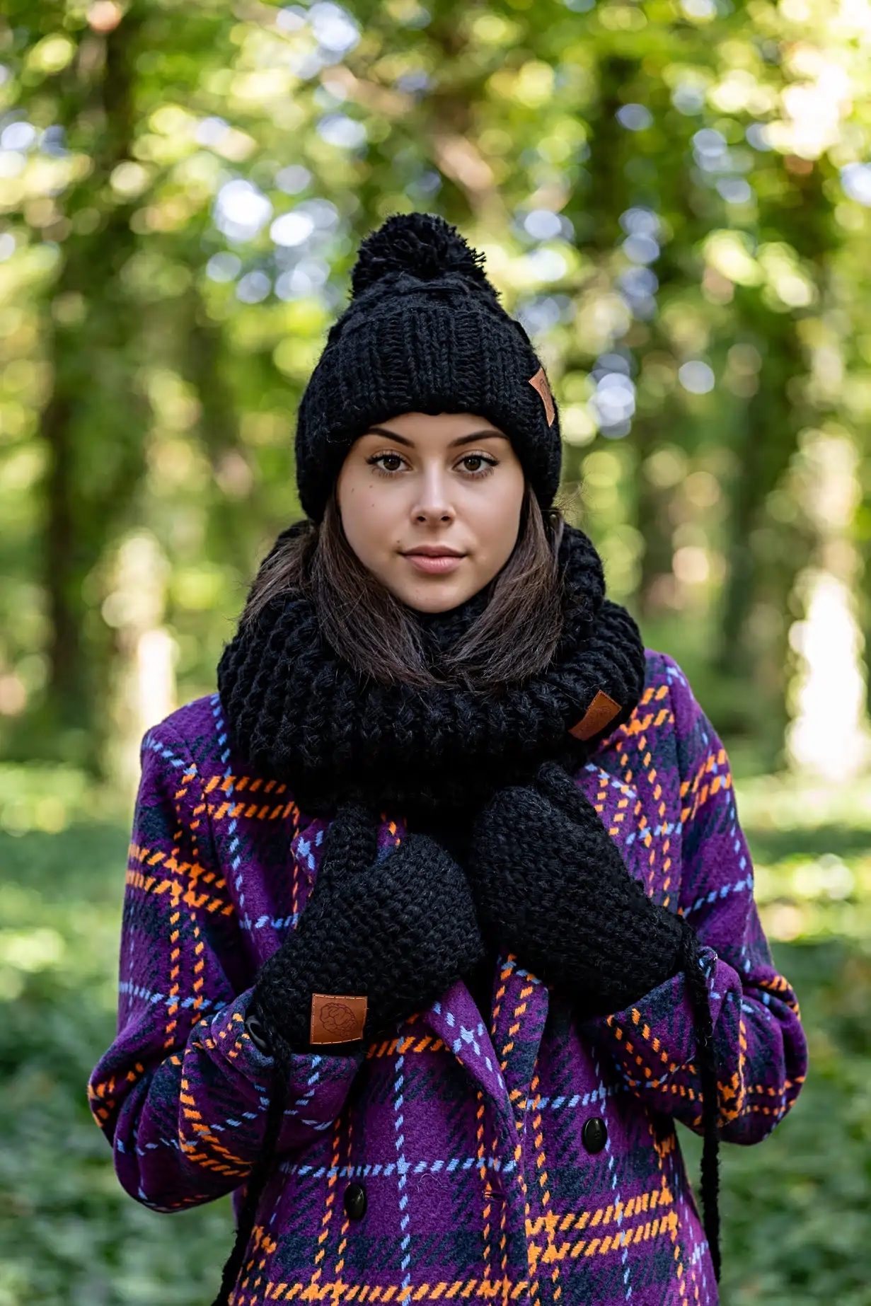 Komin MERINO "Czarny" 160 czapka merino z duzym pomponem