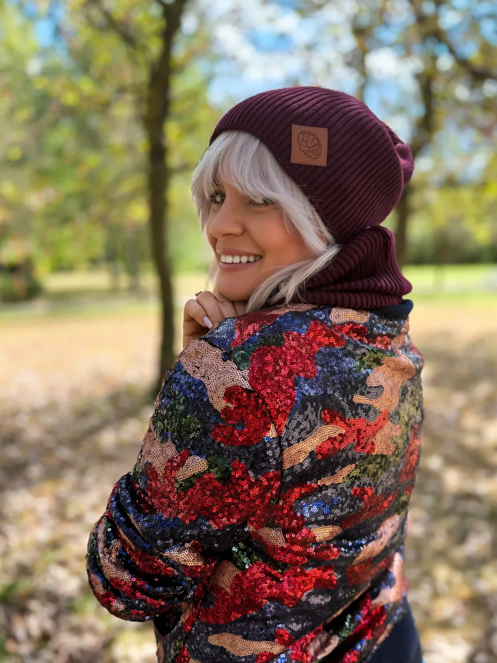 Bawełniana czapka jesienna logo ekoskórka "Bordo" 188 czapka slouchy bordo bawelna scaled 1
