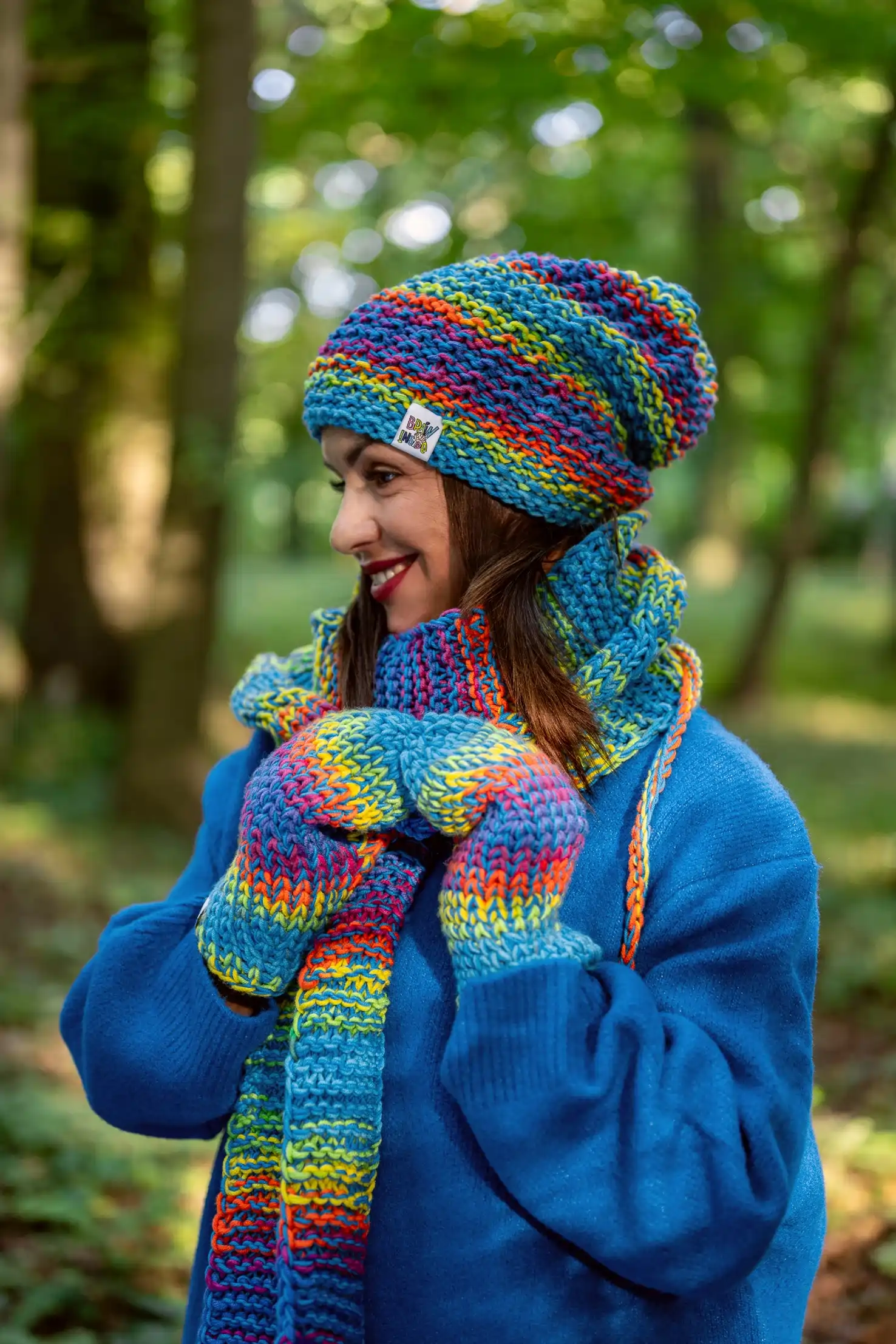 Czapka MERINO 50% ,,Tęcza błękit" NEVERLAND 113 czapka z podszewka kolorowa