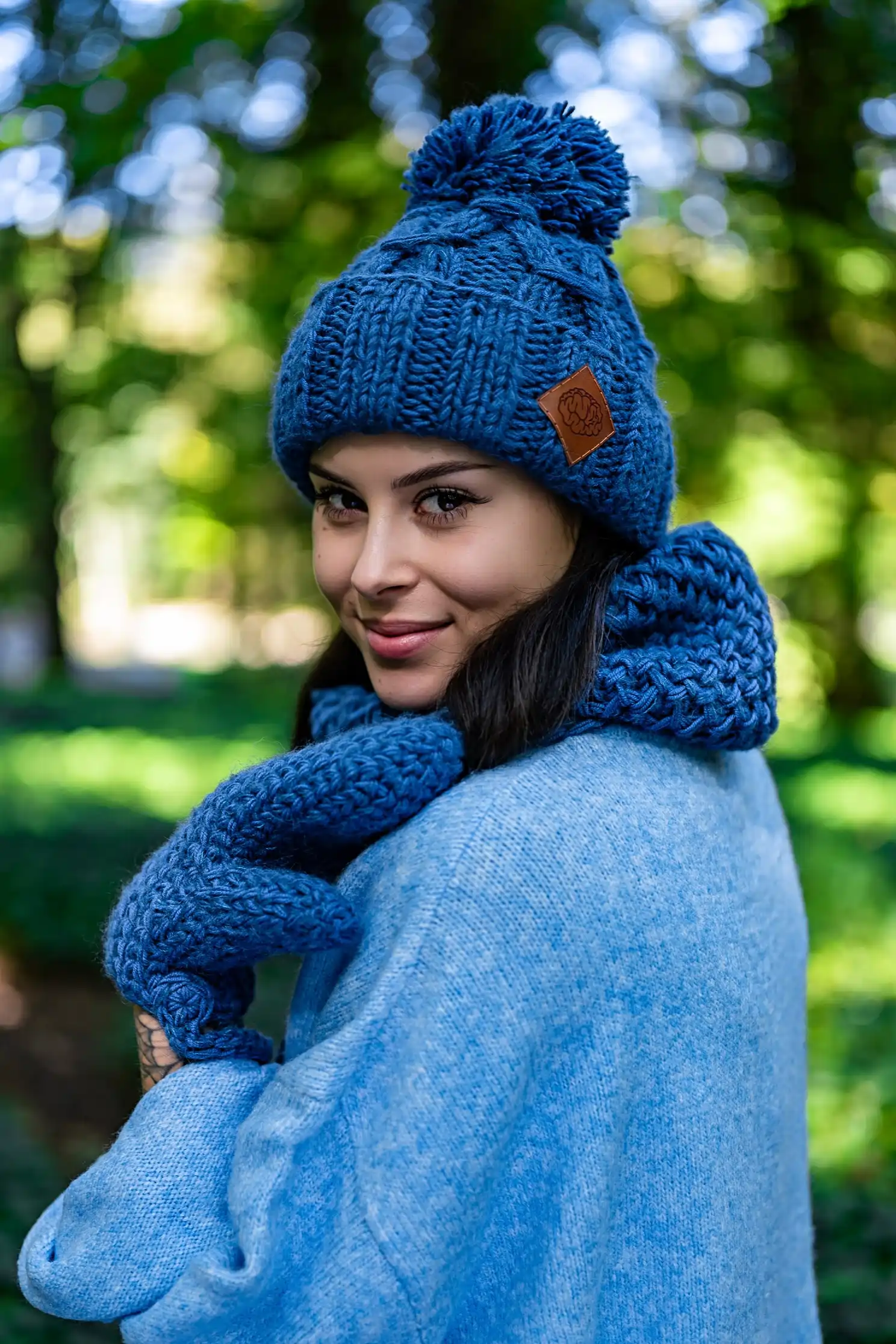 Mały komin MERINO "Ciemny niebieski" 95 czapka zimowa damska merino niebieska