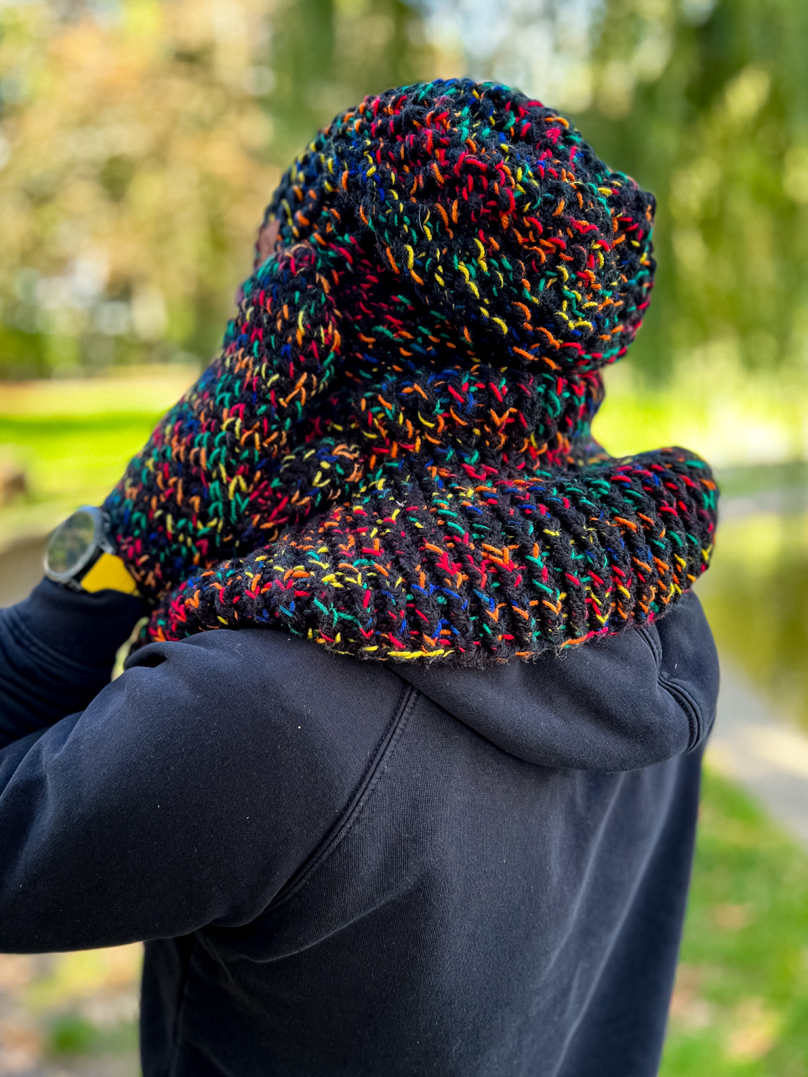 Męska czapka MERINO 66% "Czarne czerwienie" NEVERLAND 214 czapka smerfetka