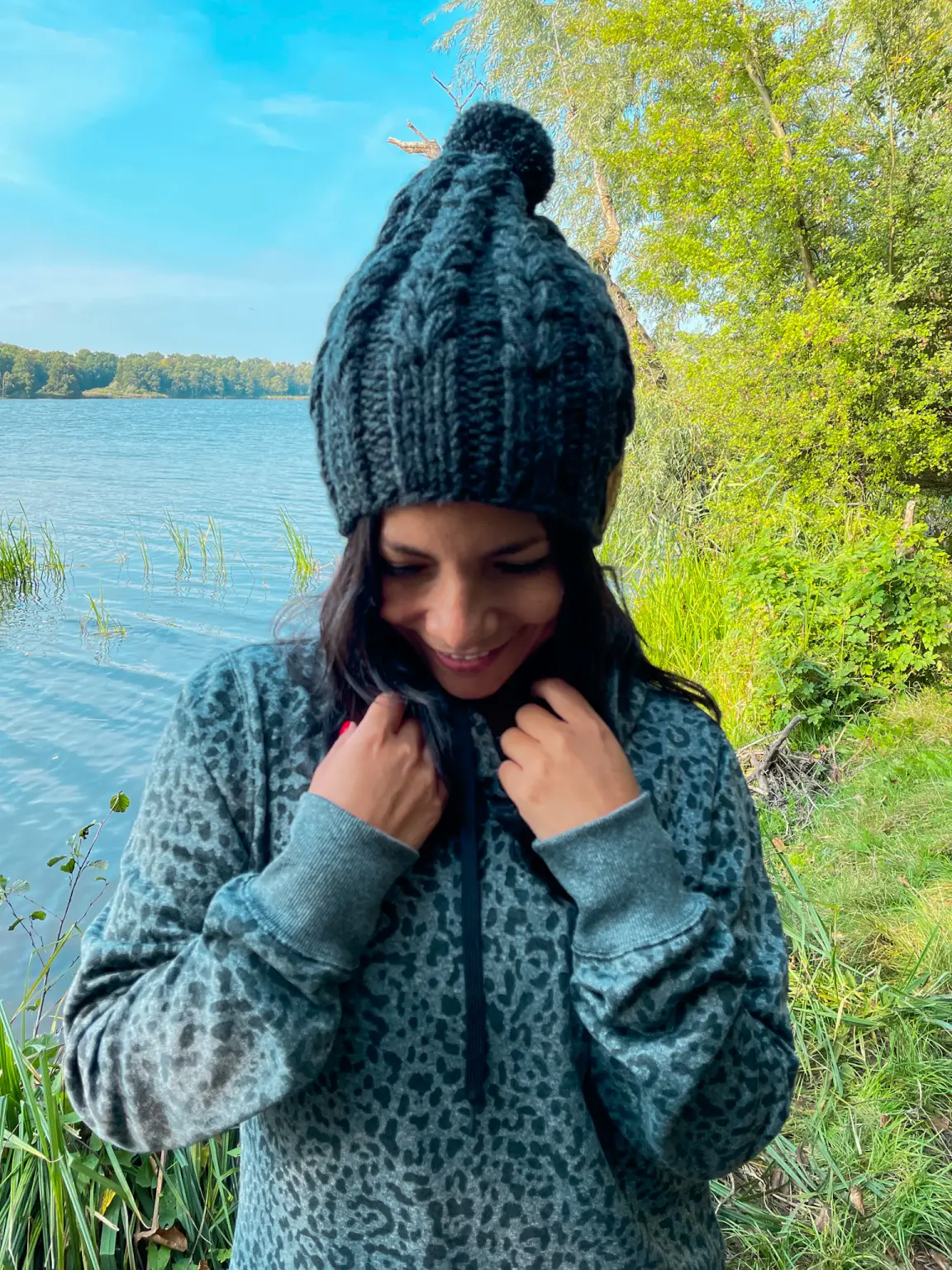 Czapka na zimę SMILE ,,Perłowy czarny" 69 czarna czapka slouchy
