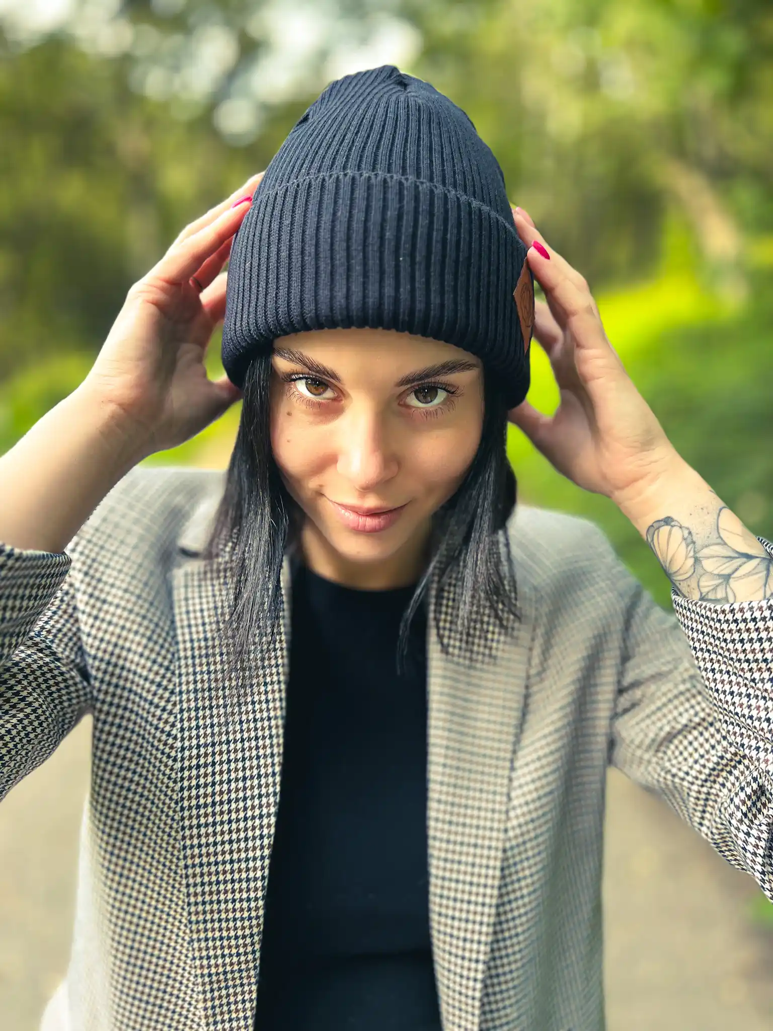 Bawełniana czapka beanie logo ekoskórka "Czarny" 20 czarna dokerka z bawełny