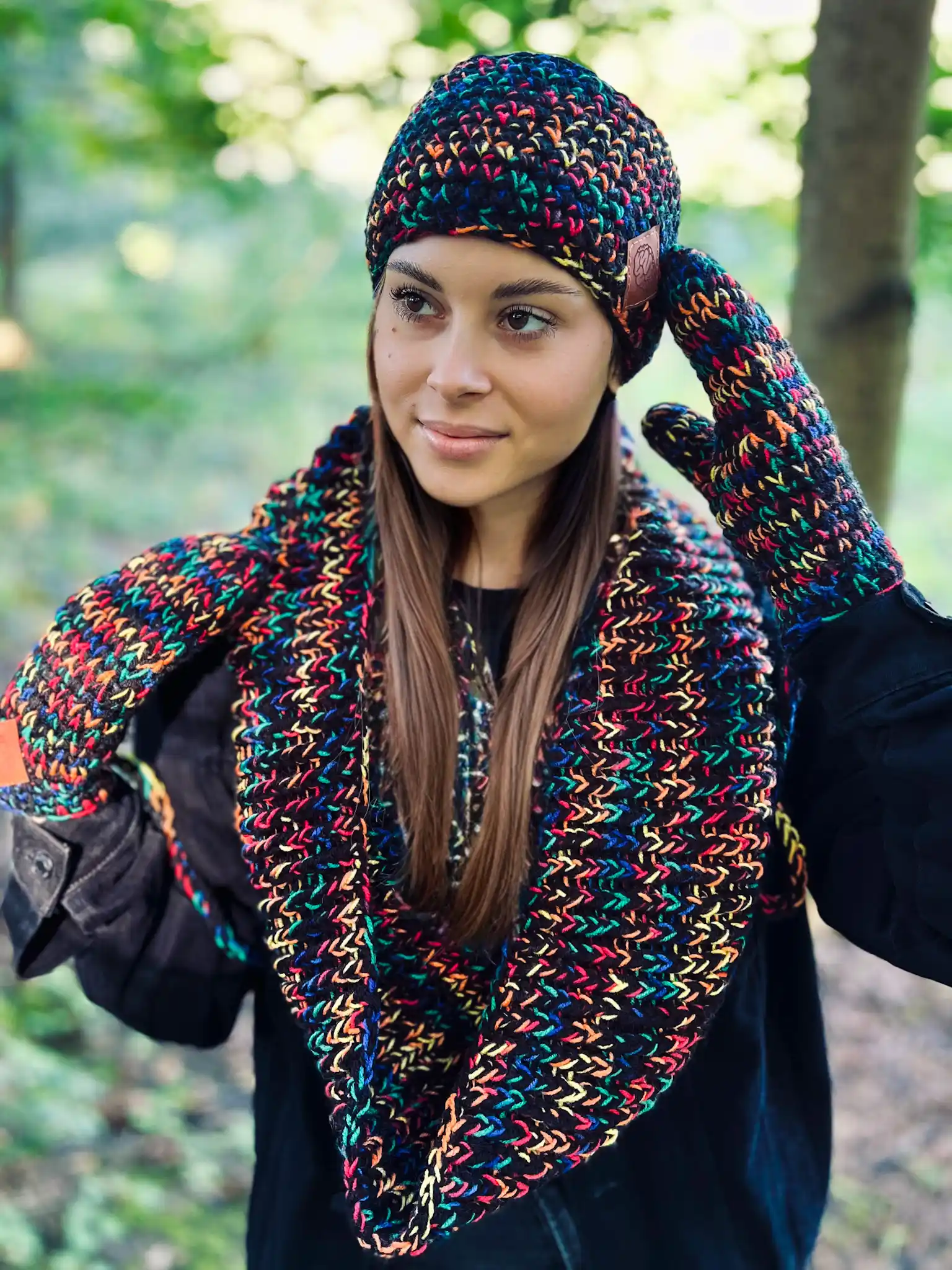 Ciepła opaska zimowa ,,Czarne czerwienie" 19 czarna zimowa opaska handmade