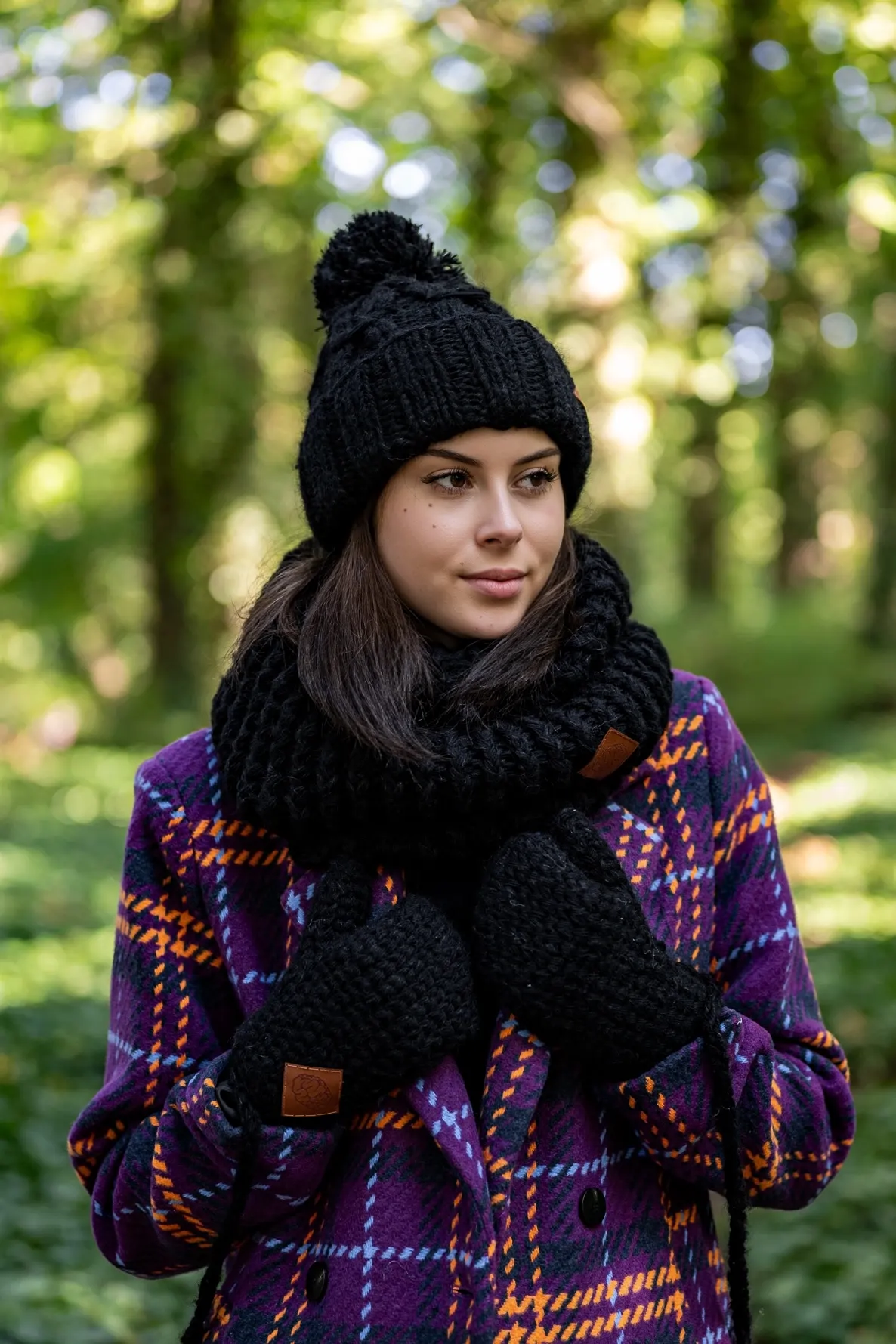Czapka MERINO Euforia "Czarny" 140 czarny komin merino damski