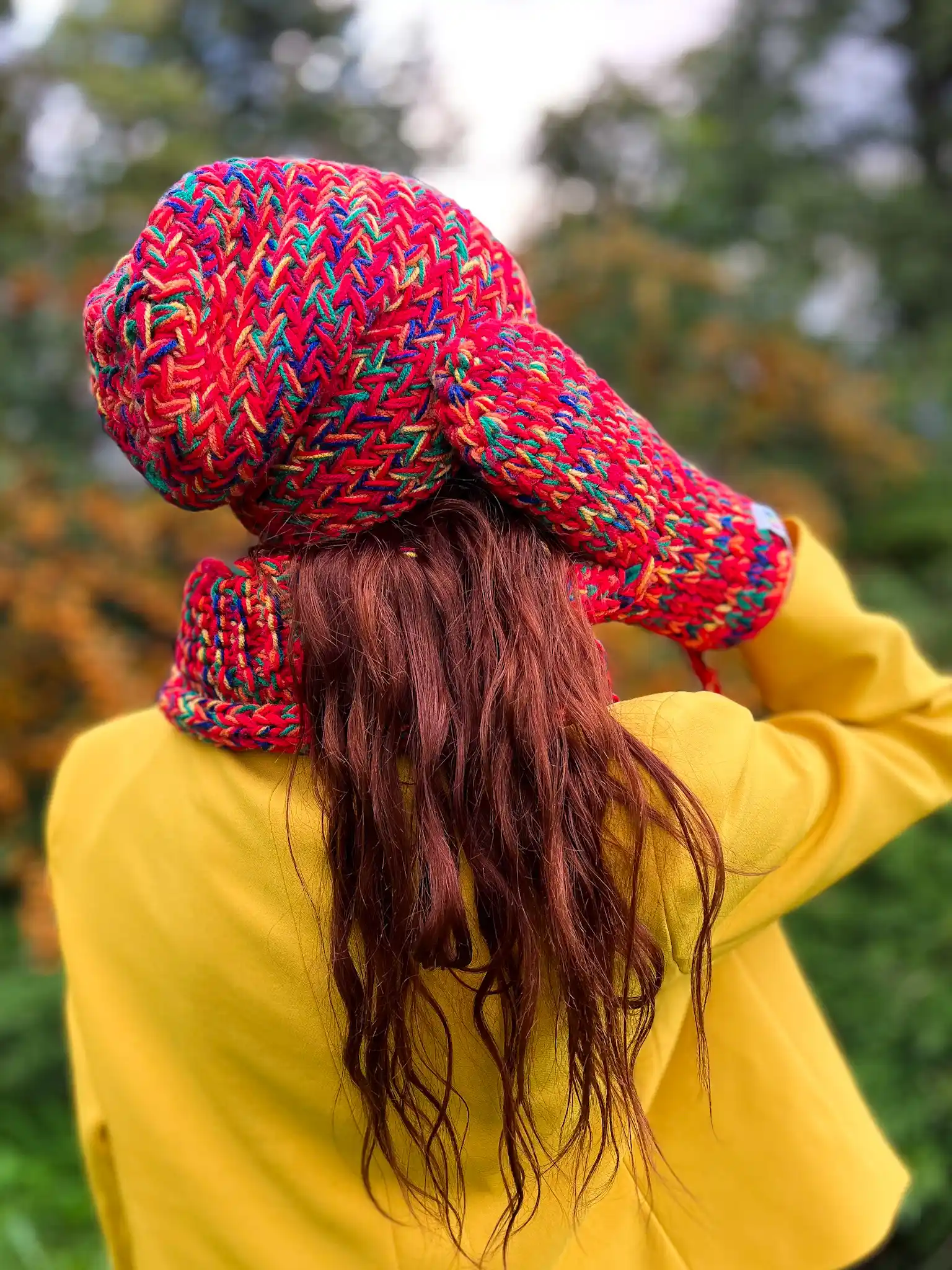 Czapka ręcznie robiona MERINO 50% EXPLORER ,,Czerwienie" 45 czerwona damska czapka oversize