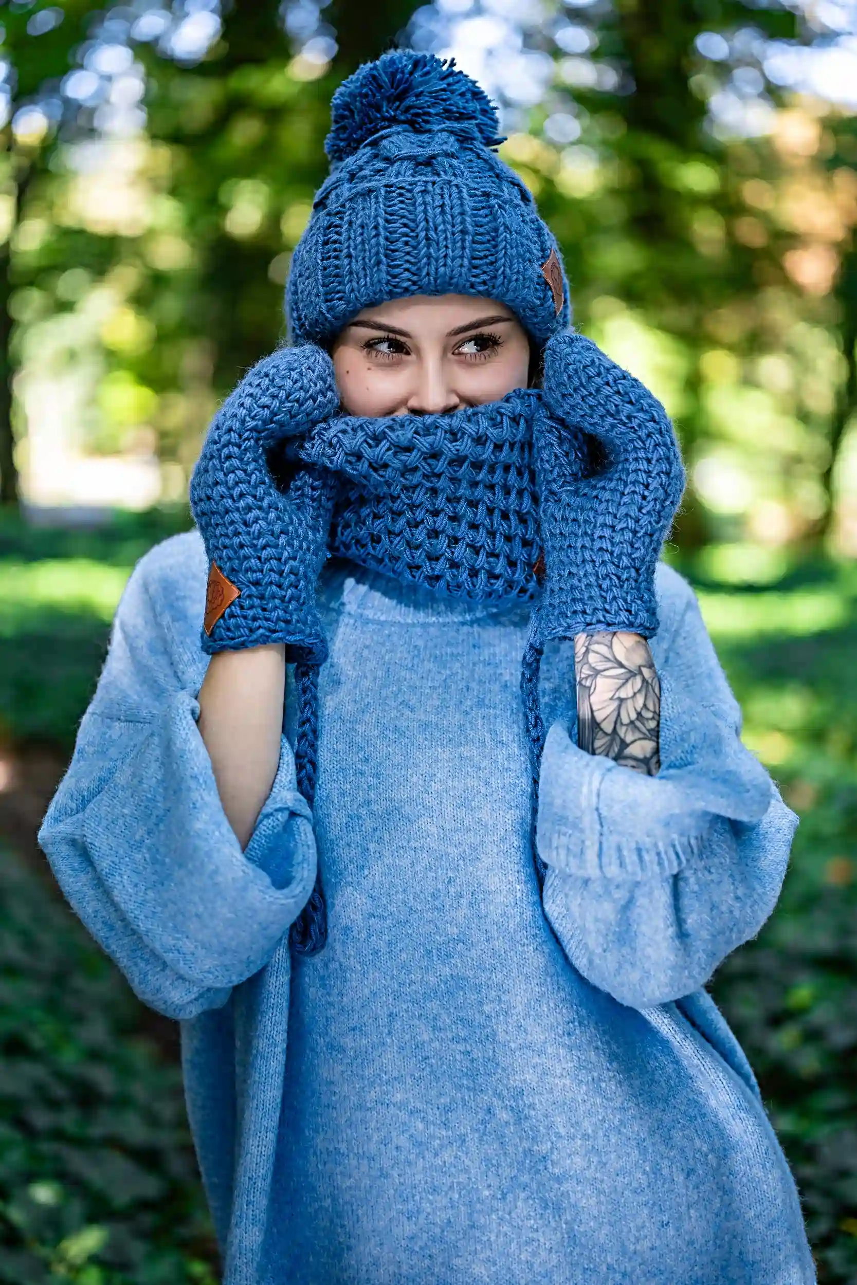 Mały komin MERINO "Ciemny niebieski" 63 damskie rekawiczki merino niebieski