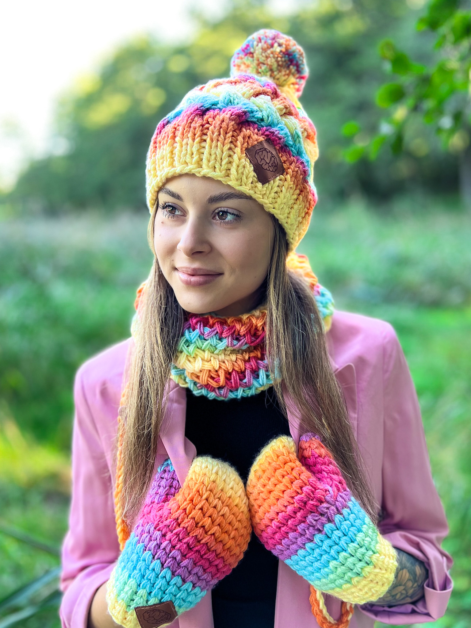 Modna czapka zimowa HAPPY ,,Cieniowane cytrusy" 83 dziergana czapka do morsowania 1