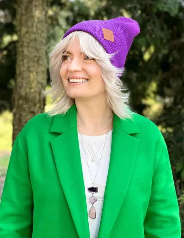 fioletowa czapka smerfetka
