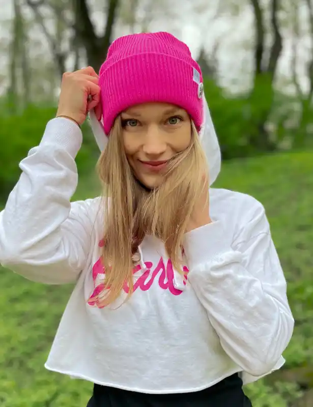 Czapka wywijana logo kolorowe "Neonowy różowy" 19 czapka beanie jesienna neonowa