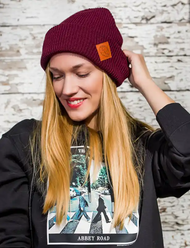 Czapka long logo ekoskórka "Bordo" 153 główne CZAPKA BEANIE BORDO