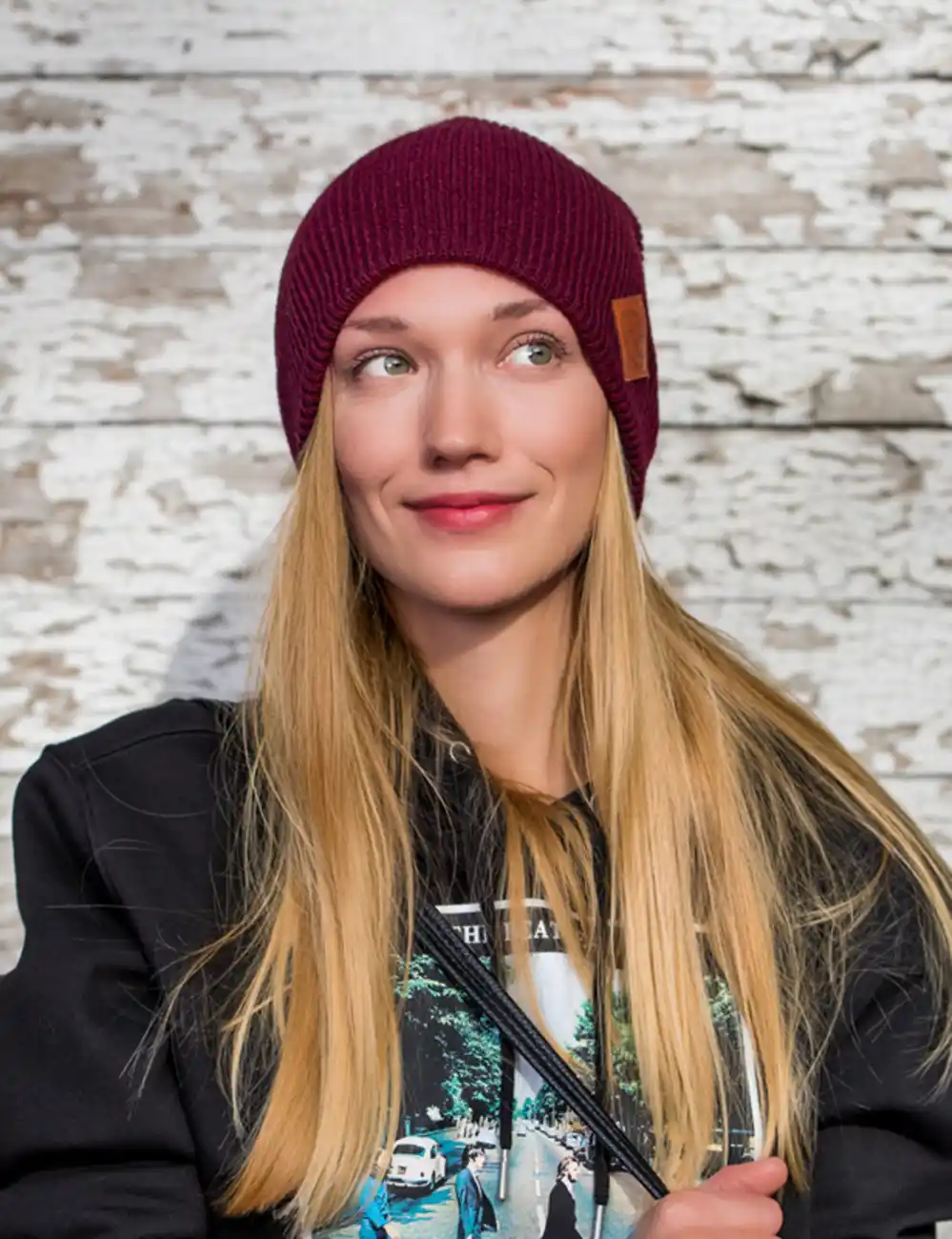 Czapka beanie logo ekoskórka "Bordo" 55 główne bordowa czapka oversize