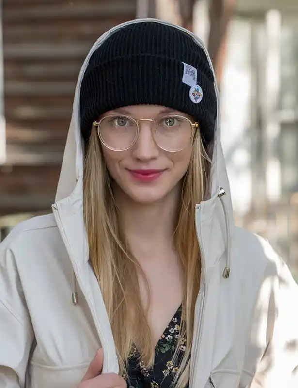 Czapka wywijana logo kolorowe "Czarny" 50 beanie czarna