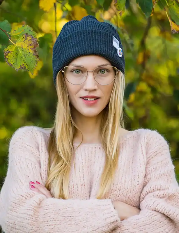 Czapka wywijana logo kolorowe "Ciemny szary" 83 przejściówka beanie szara