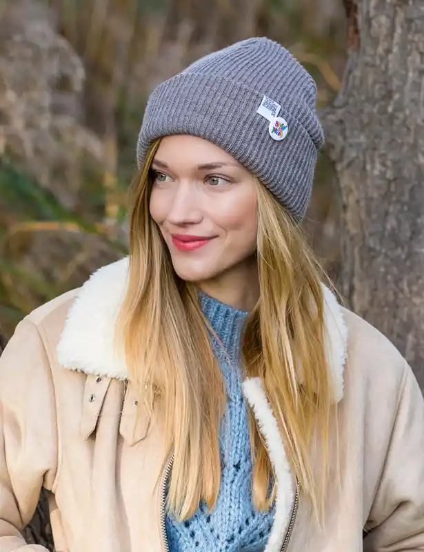 Czapka slouchy logo kolorowe "Ciemny beż" 144 glowne 4 7