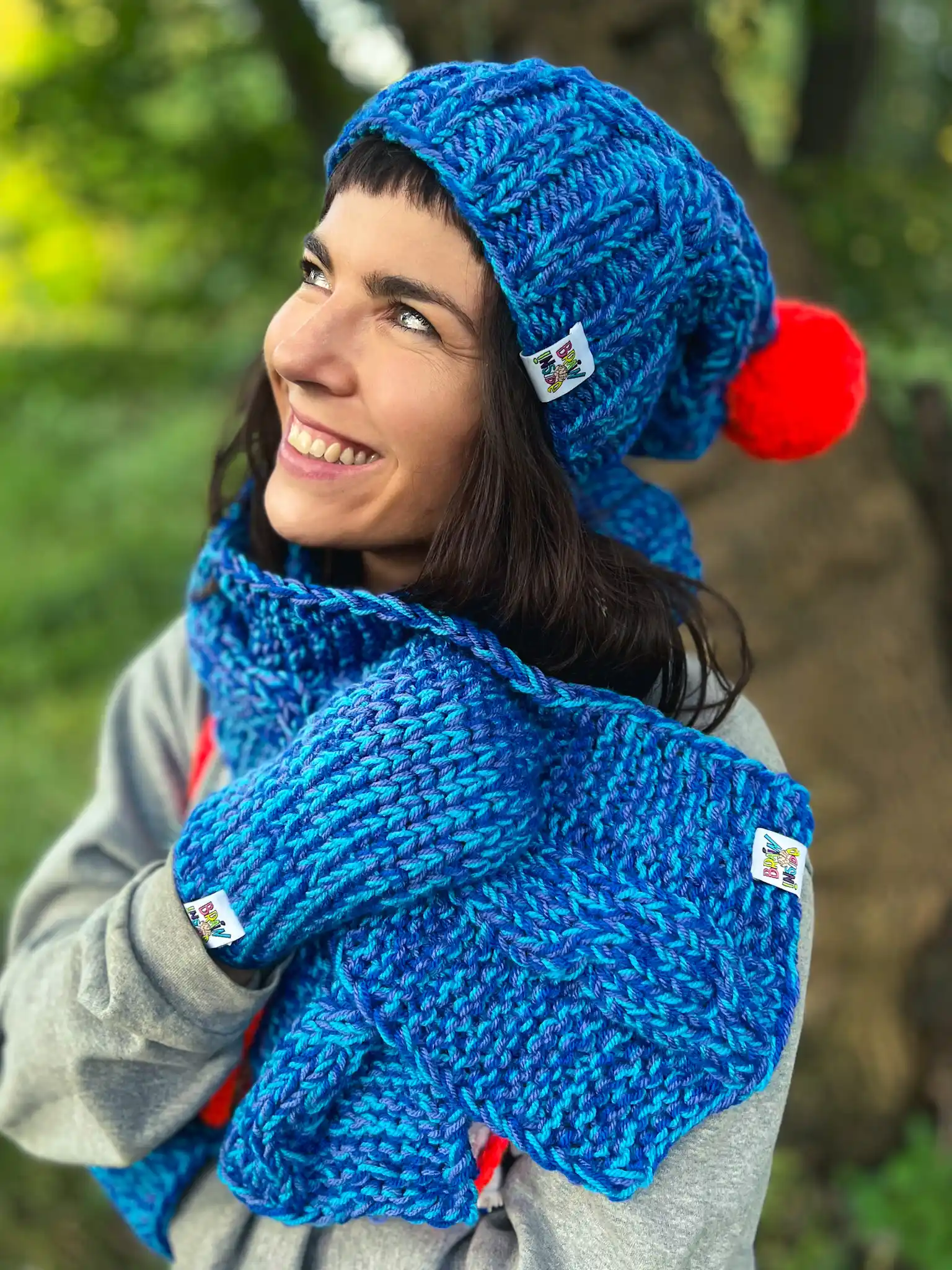 Kolorowa zimowa czapka ENDORFINA "Niebieskości" 135 główne kolorowa czapka oversize