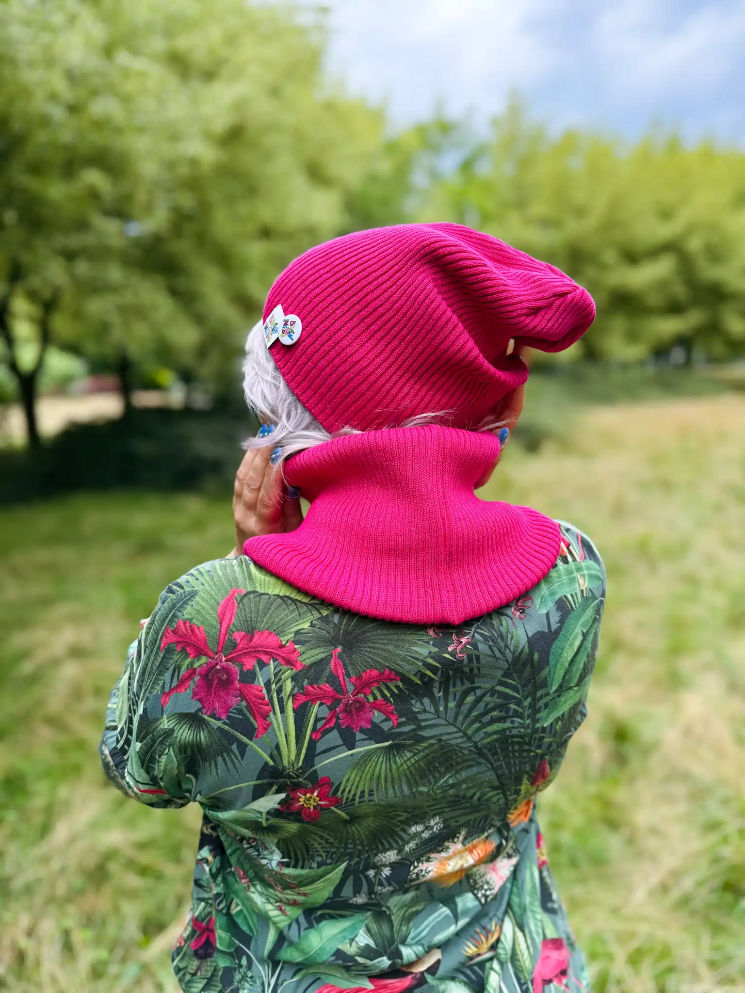 Luźna czapka z bawełny logo kolorowe "Malina" 24 jesienna czapka rozowa