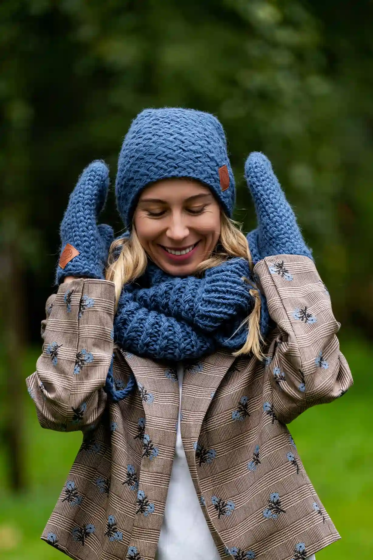 Czapka damska MERINO Explorer "Ciemny niebieski" 222 kobaltowe rekawiczki merino