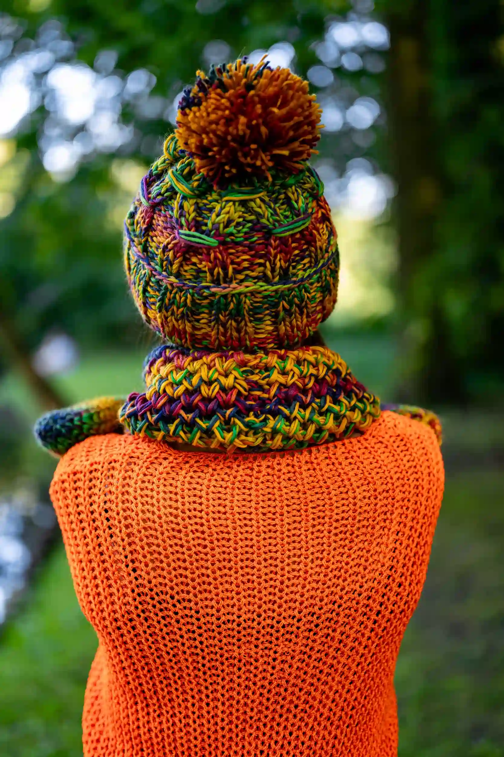 Mały komin MERINO 100% "Kolory" 125 kolorowa czapka merino z duzym pomponem