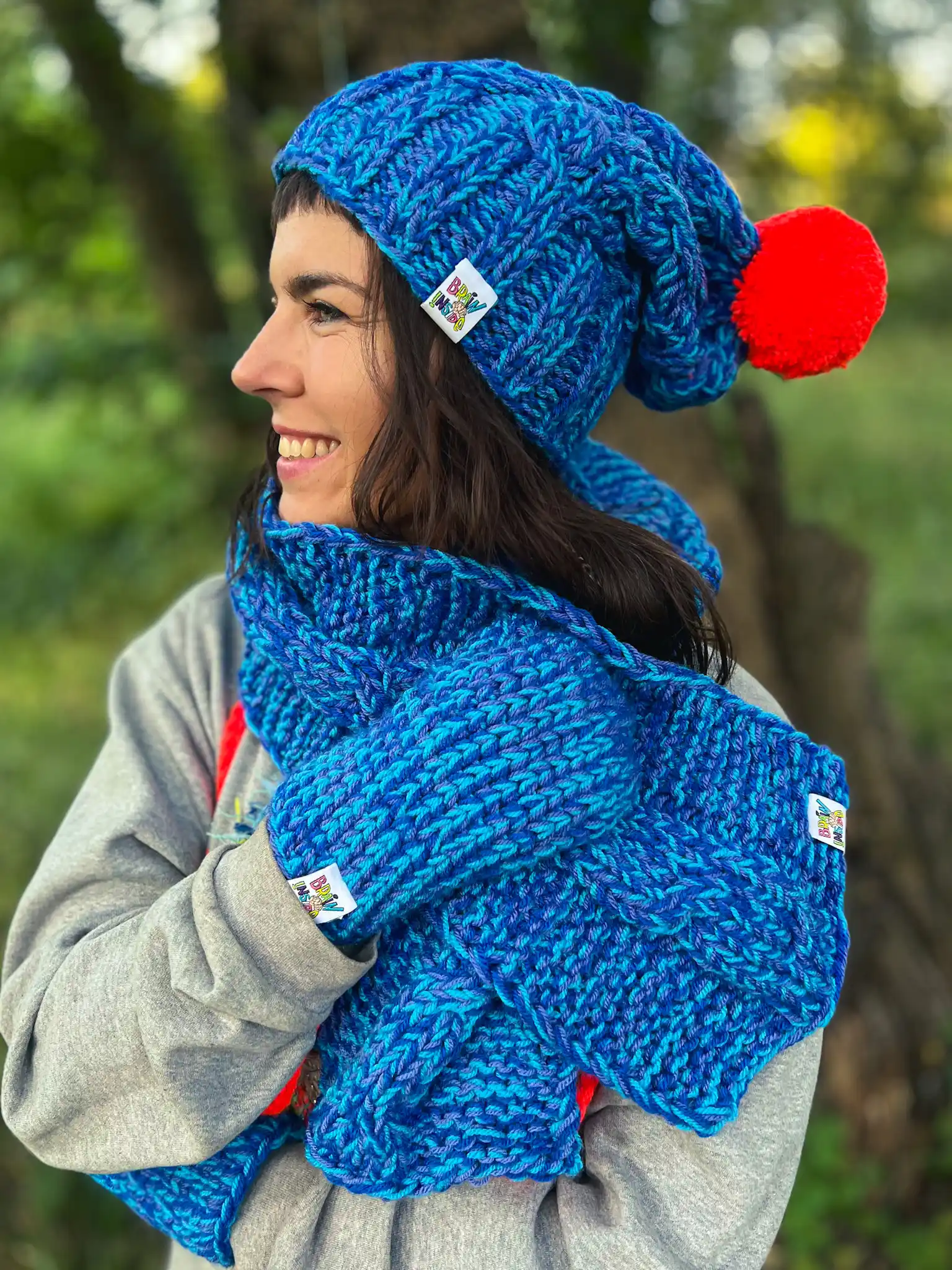 Kolorowa zimowa czapka ENDORFINA "Niebieskości" 127 kolorowa czapka