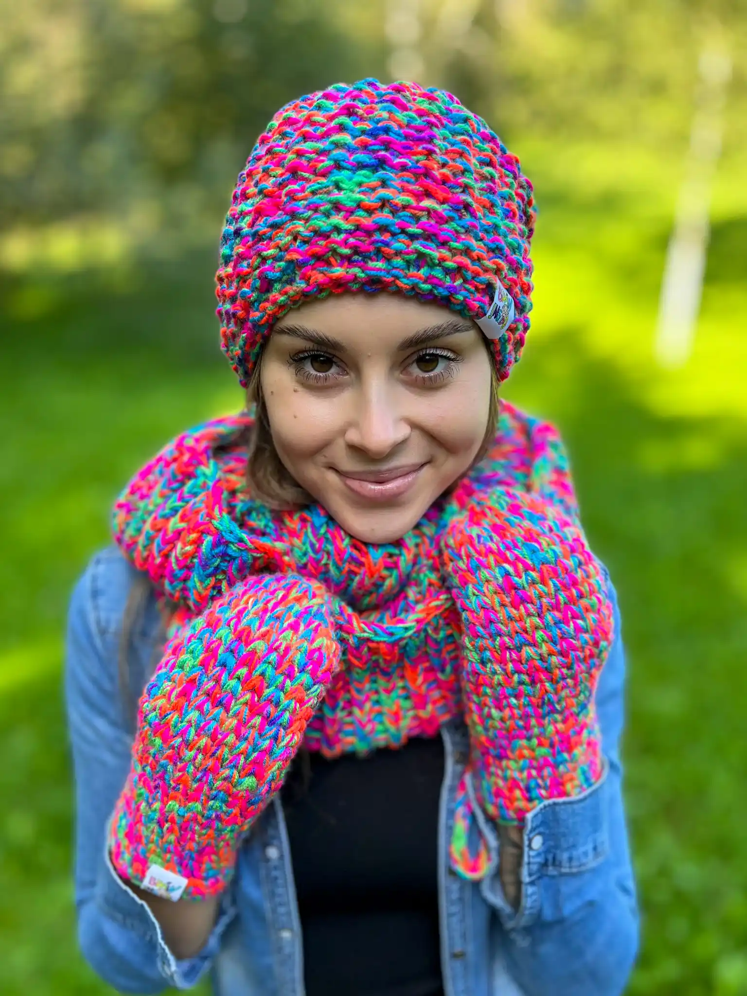 Rękawiczki handmade ze sznureczkiem ,,Kolorki" 75 kolorowe rekawiczki na sznureczku