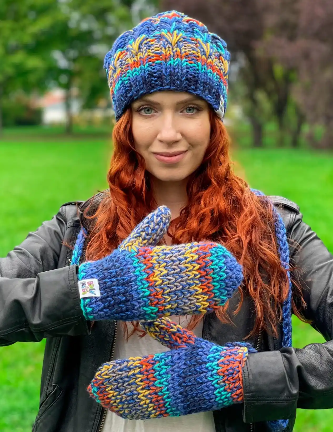 Rękawiczki handmade ze sznureczkiem ,,Górski potok" 44 kolorowe rekawiczki ze sznurkiem