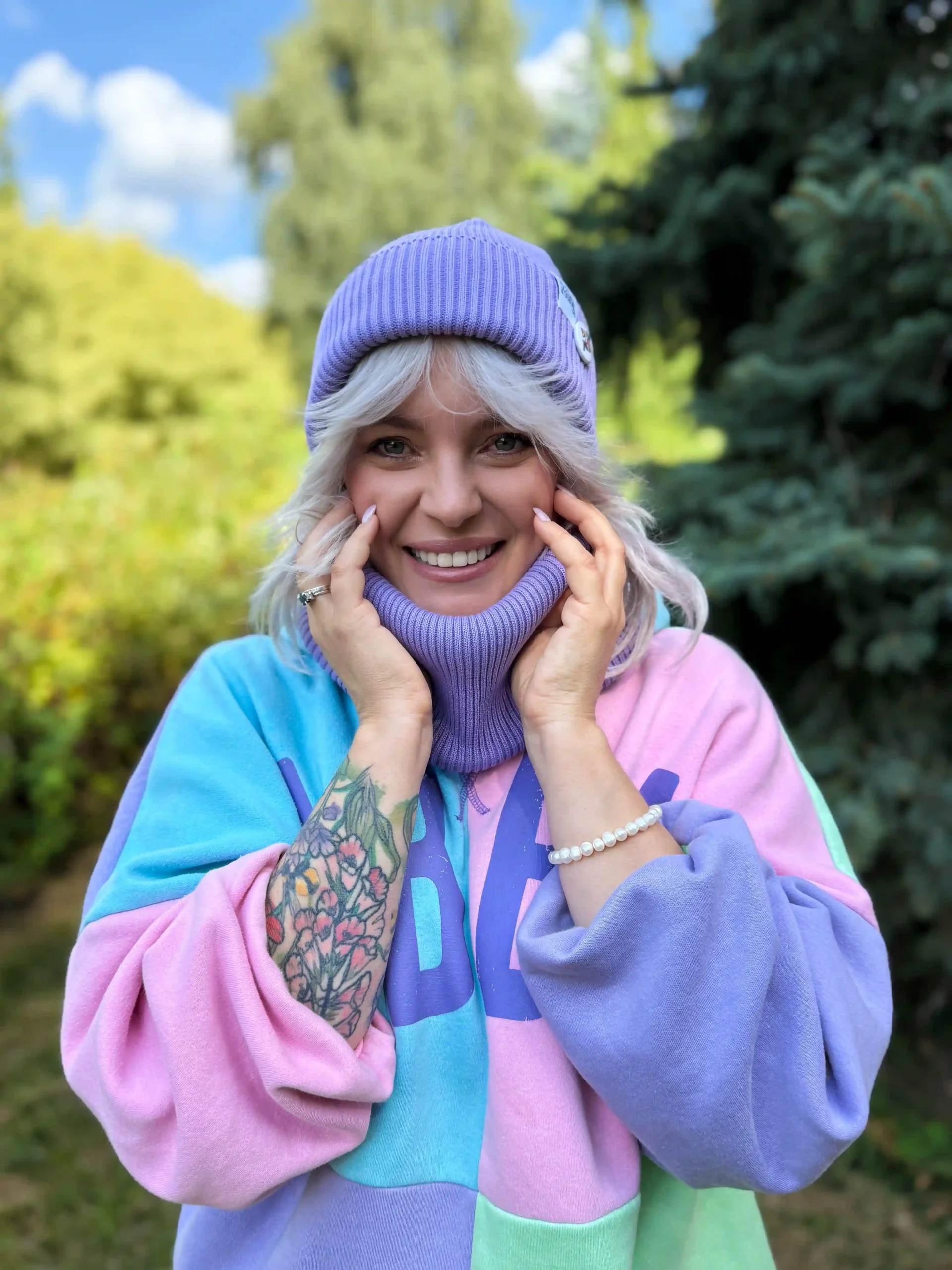 Czapka beanie z bawełny logo kolorowe "Jasny fiolet" 24 komin bawelniany na jesien scaled 1