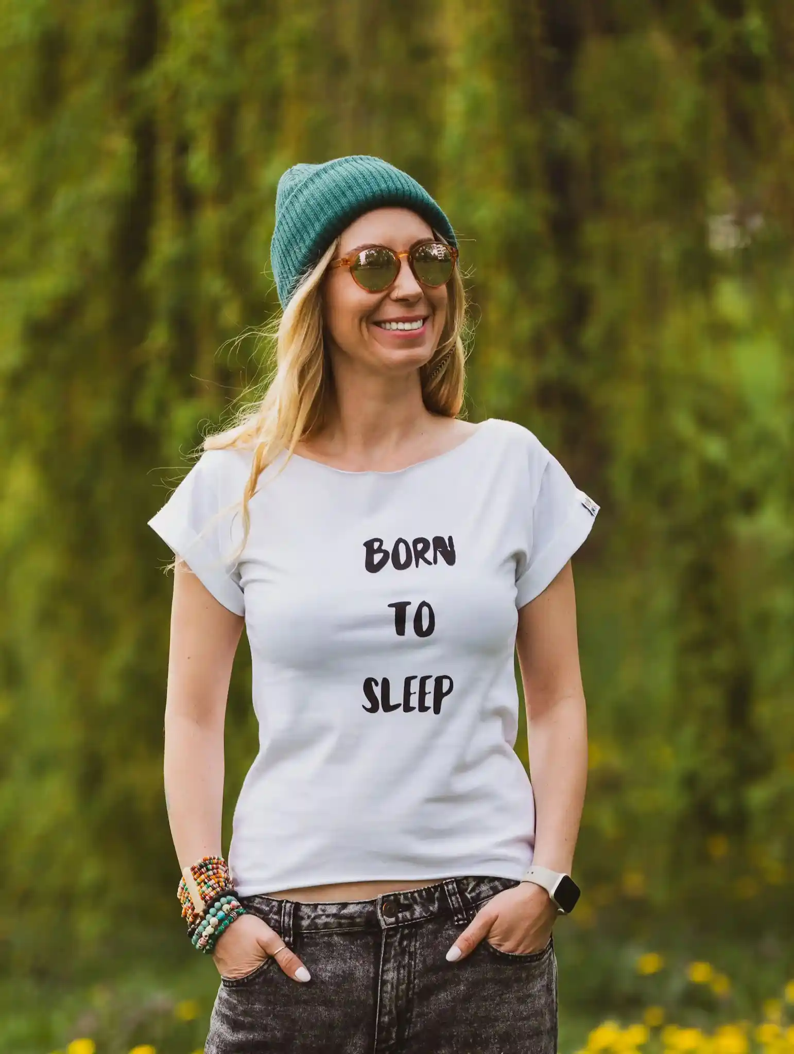 Biała koszulka z napisem Born to Sleep 162 koszulka w lodeczke biala