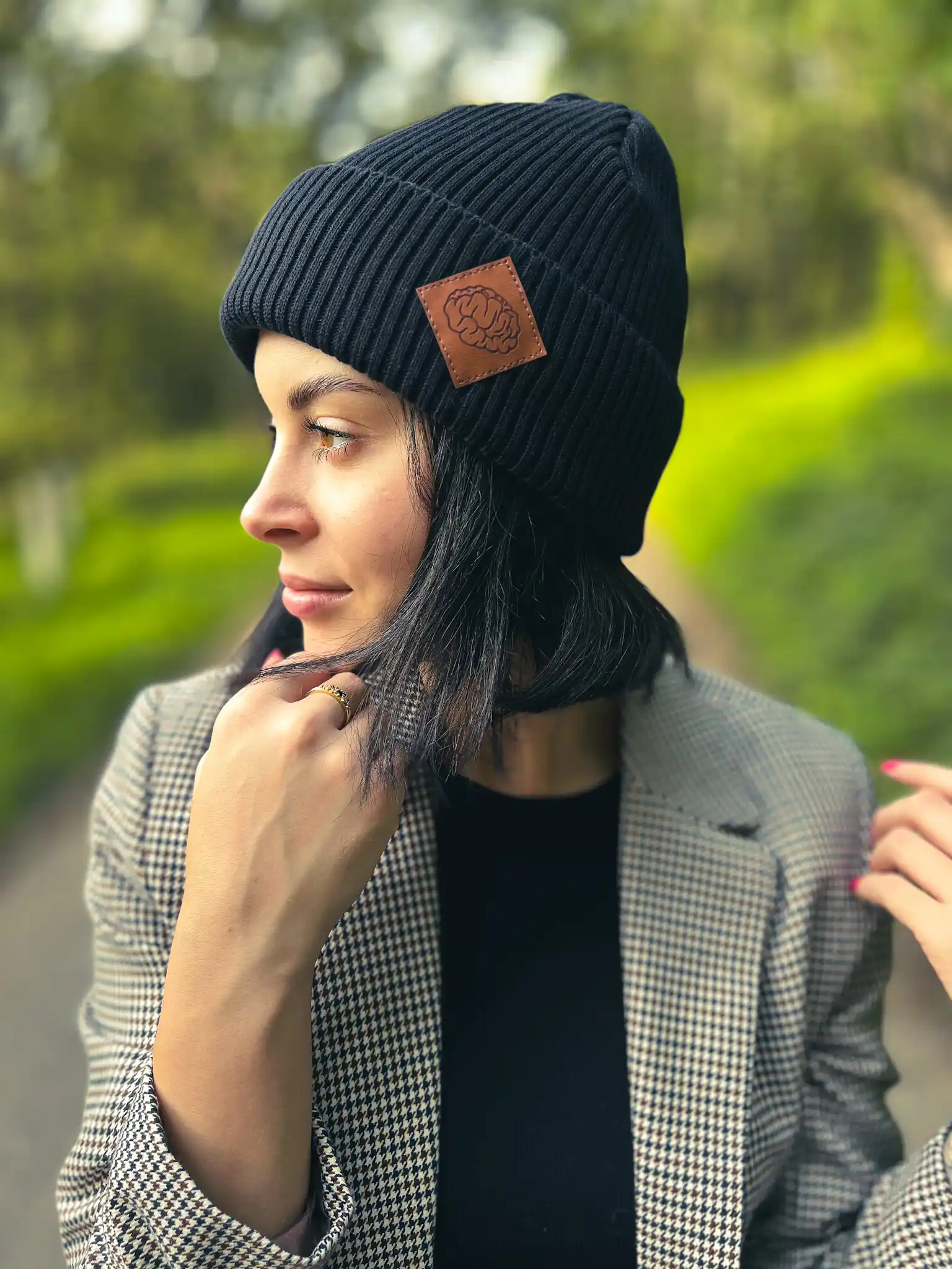 krotka czarna czapka beanie