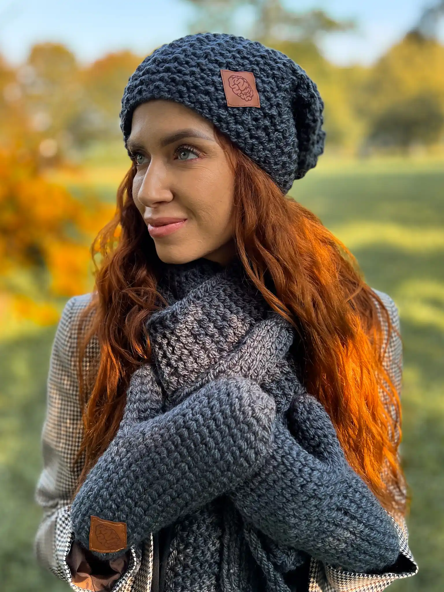 Luźna czapka zimowa NEVERLAND "Ciemny szary" 20 kupujac wspierasz polskie rekodzielo