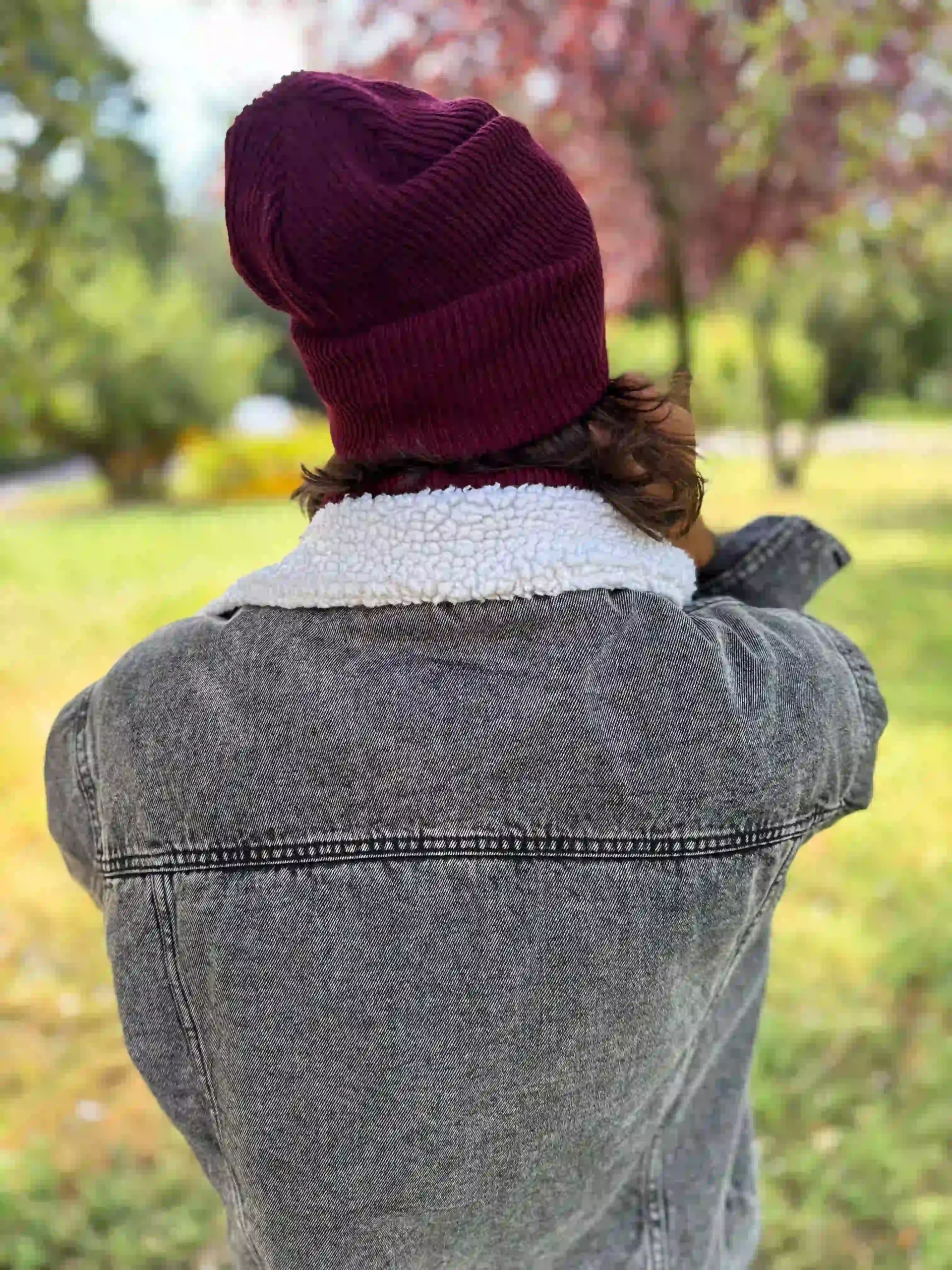 Męska czapka slouchy logo kolorowe "Bordo" 73 luzna czapka meska bordo scaled 1