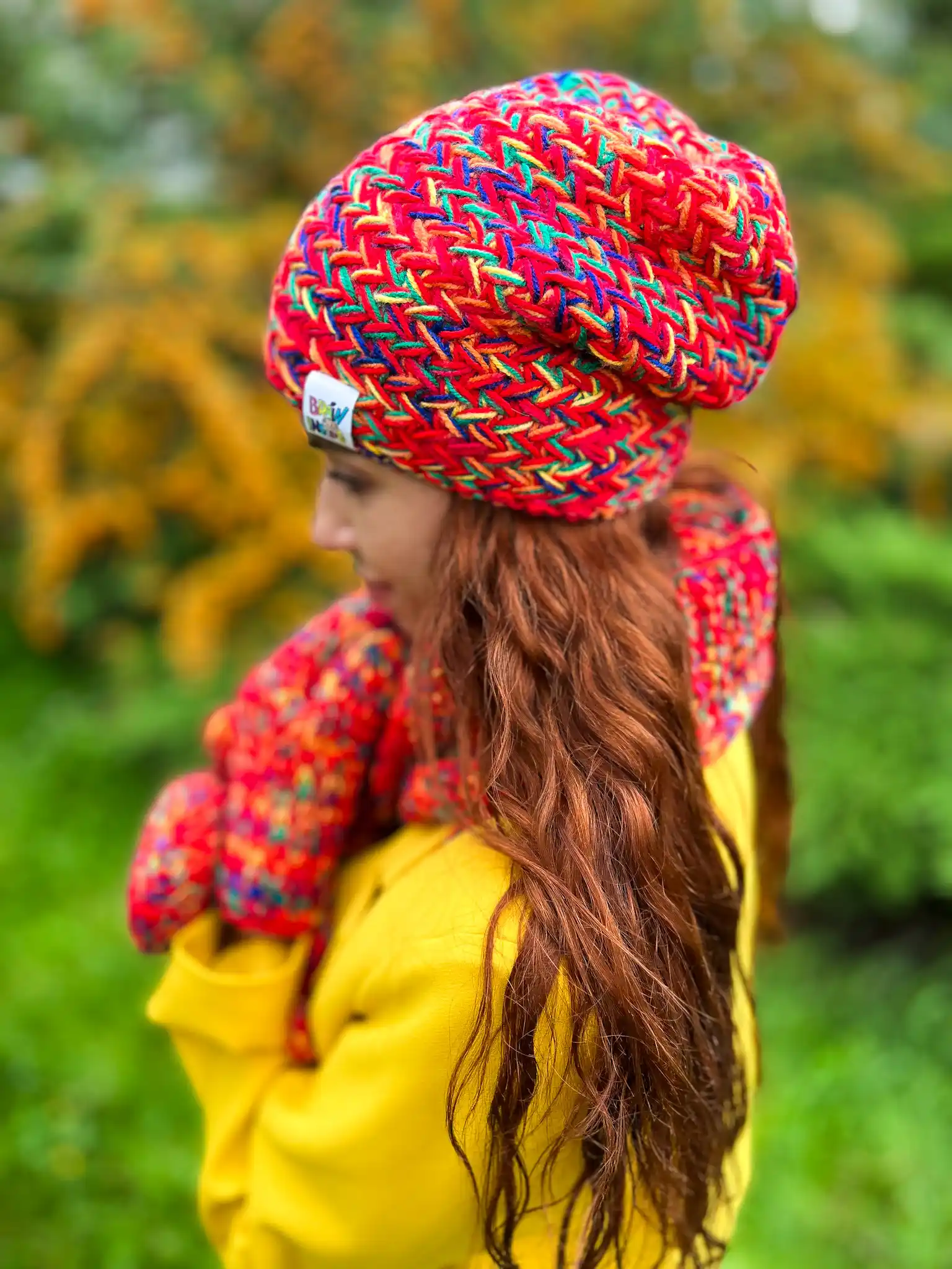 Czapka ręcznie robiona MERINO 50% EXPLORER ,,Czerwienie" 40 mega kolorowa czapka dla dziewczynki
