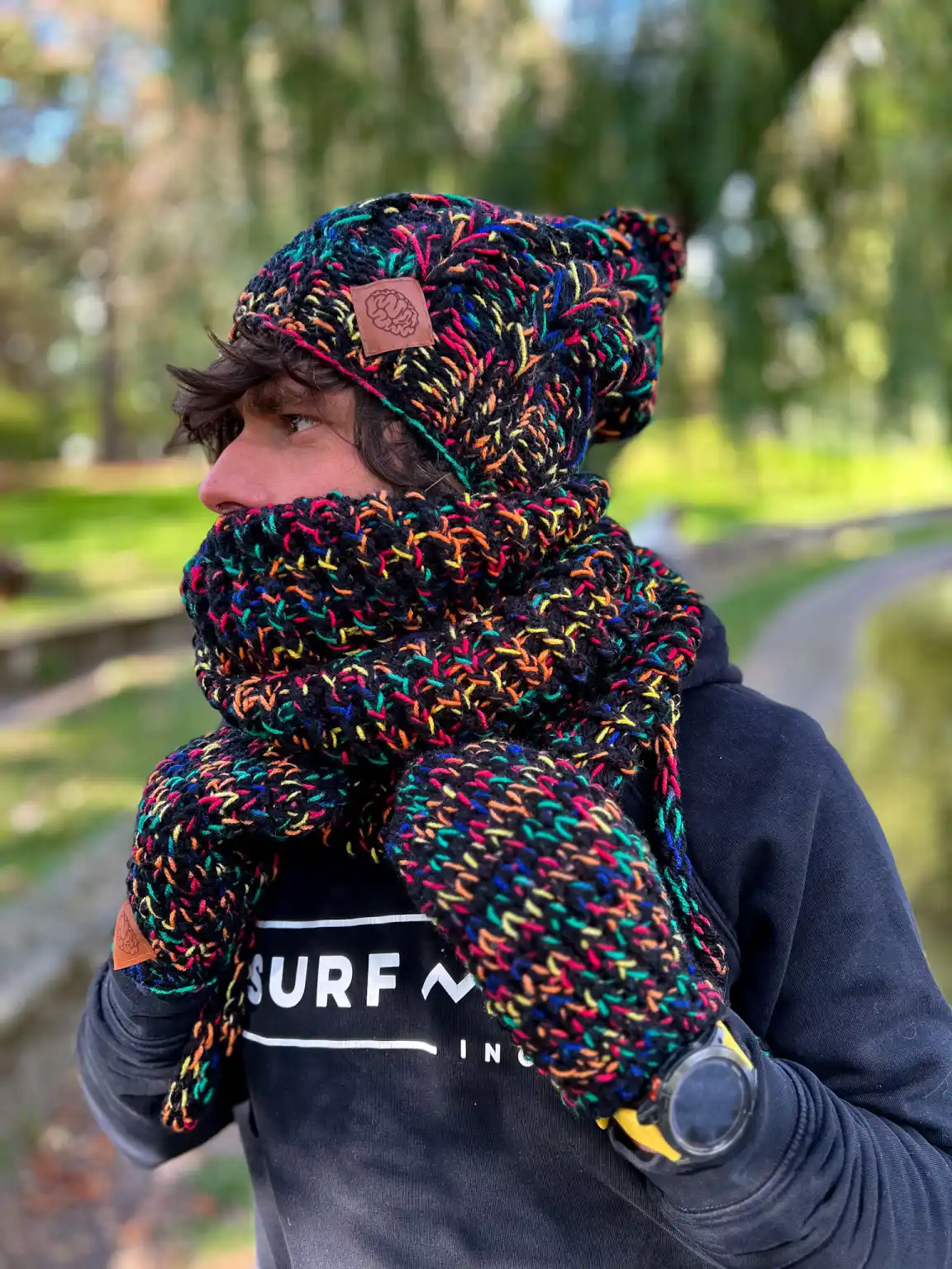 Męska czapka MERINO 66% "Czarne czerwienie" SMILE 11 meska czapka z podszyciem