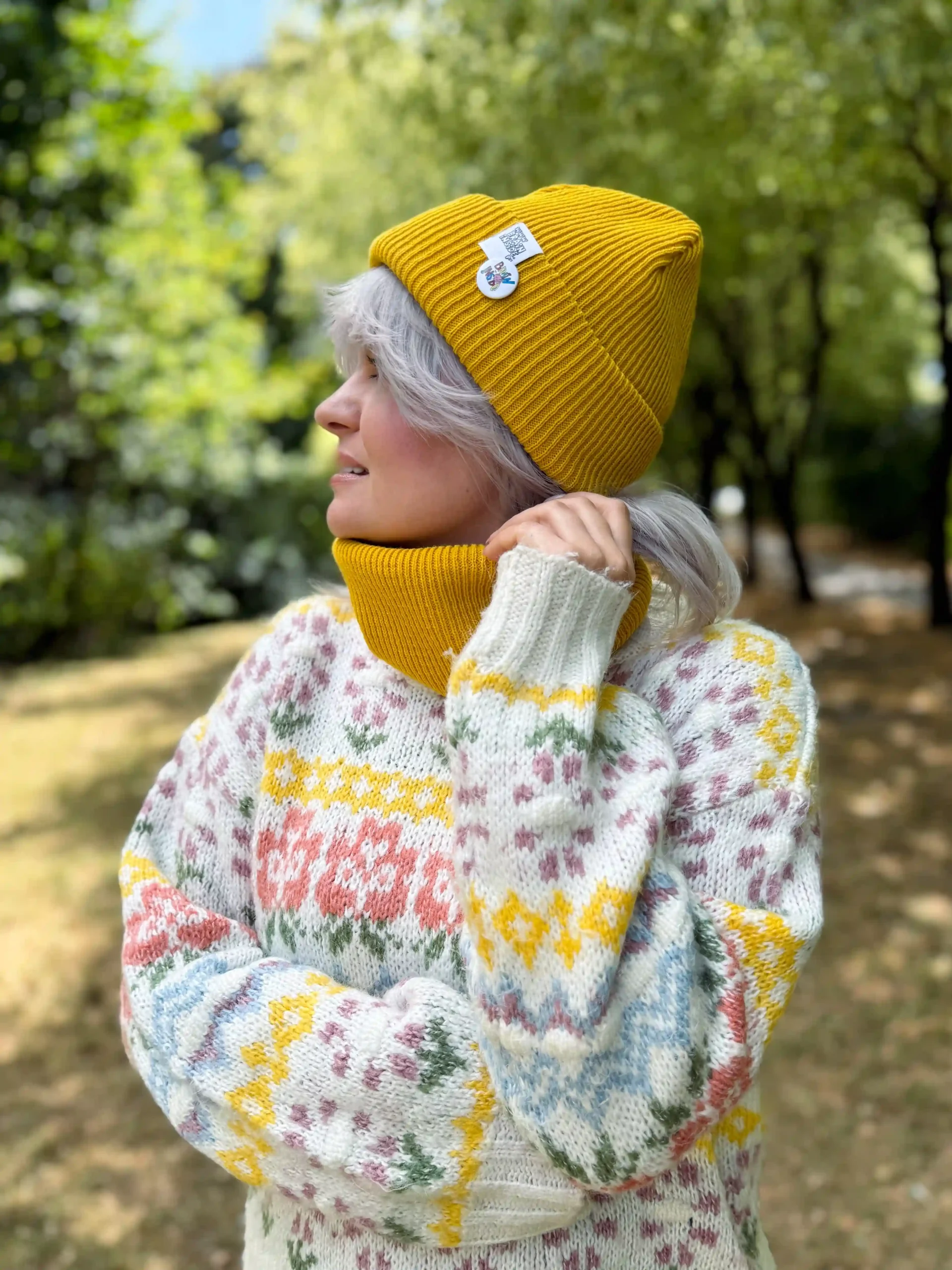 Czapka wywijana logo kolorowe "Miodowa musztarda" 35 musztardowa czapka beanie bawelniana scaled 1