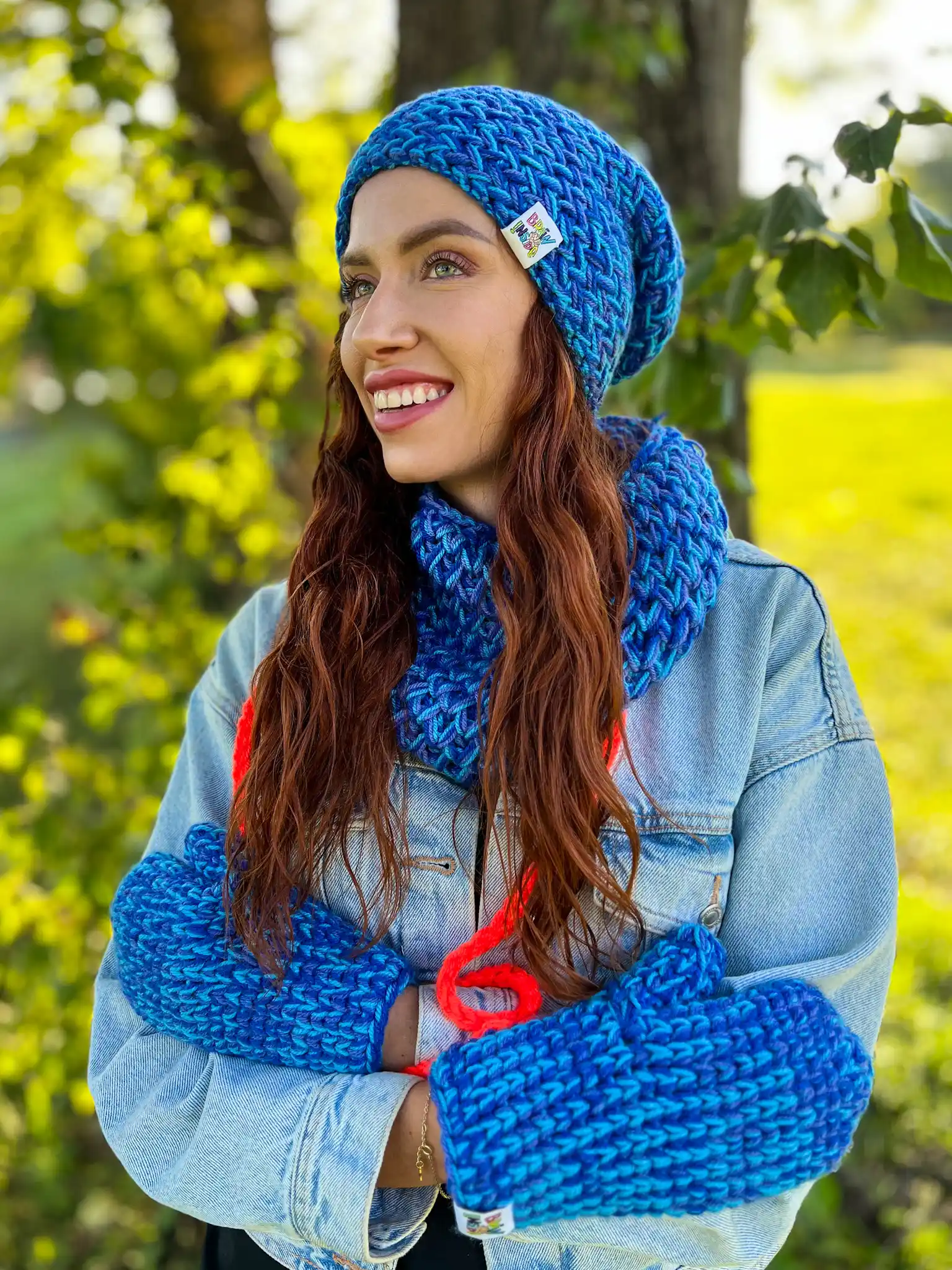 Czapka MERINO 66% "Niebieskości" EXPLORER 141 niebieska ciepla czapka smerfetka