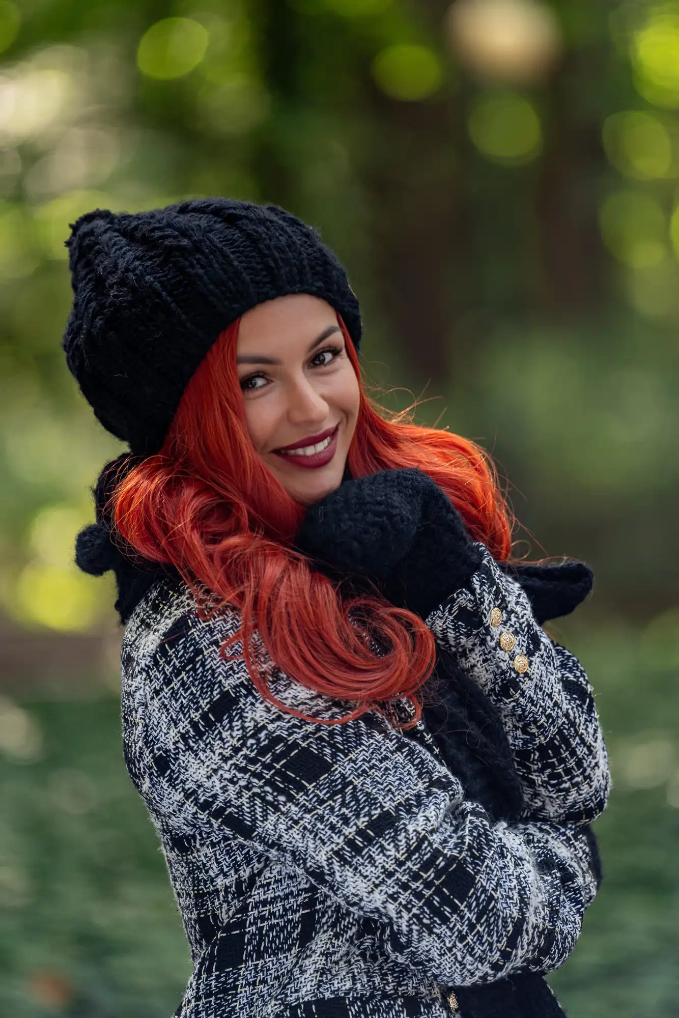 Czapka MERINO Smile "Czarny" + podszewka JEDWAB 271 piekna ciemna czapka merino