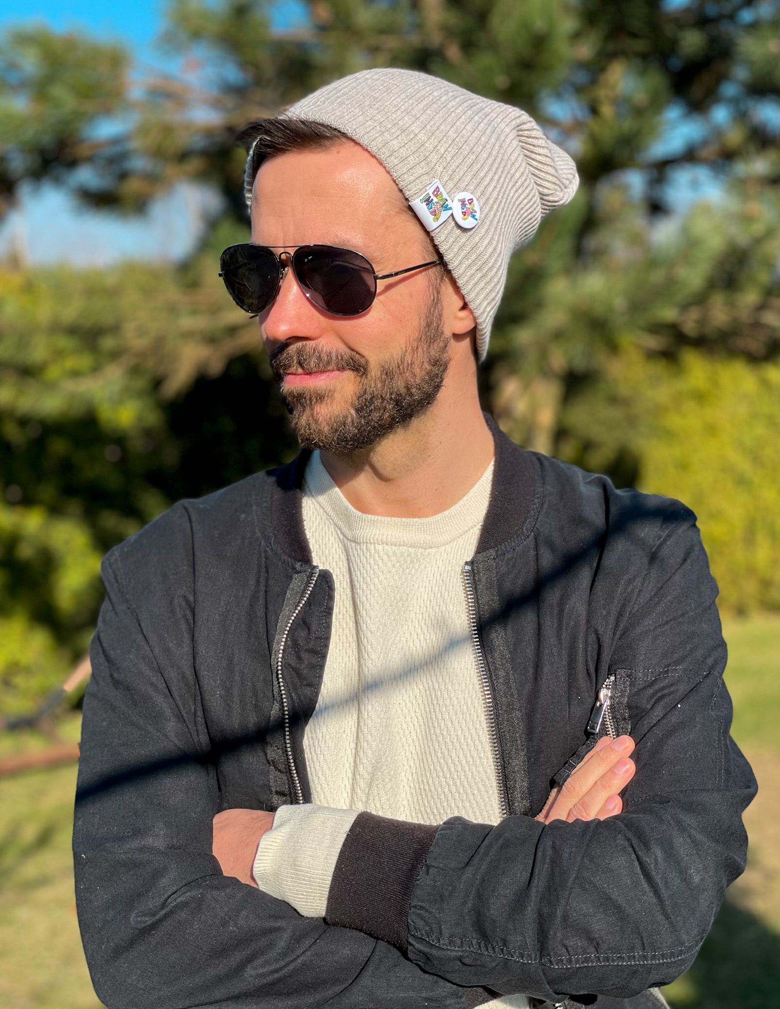 Męska czapka męska slouchy logo kolorowe "Jasny beż" 88 pomysł na prezent dla taty