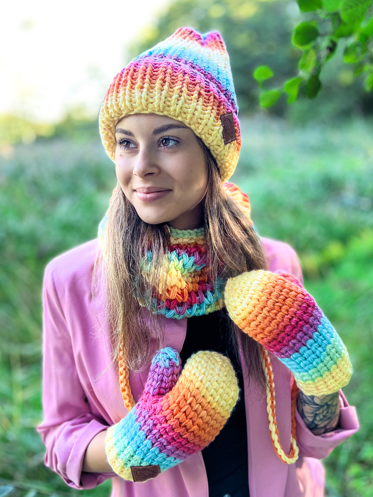 Kolorowe rękawiczki handmade ze sznureczkiem ,,Cieniowane cytrusy" 40 pomysl na prezent pod choinke 9