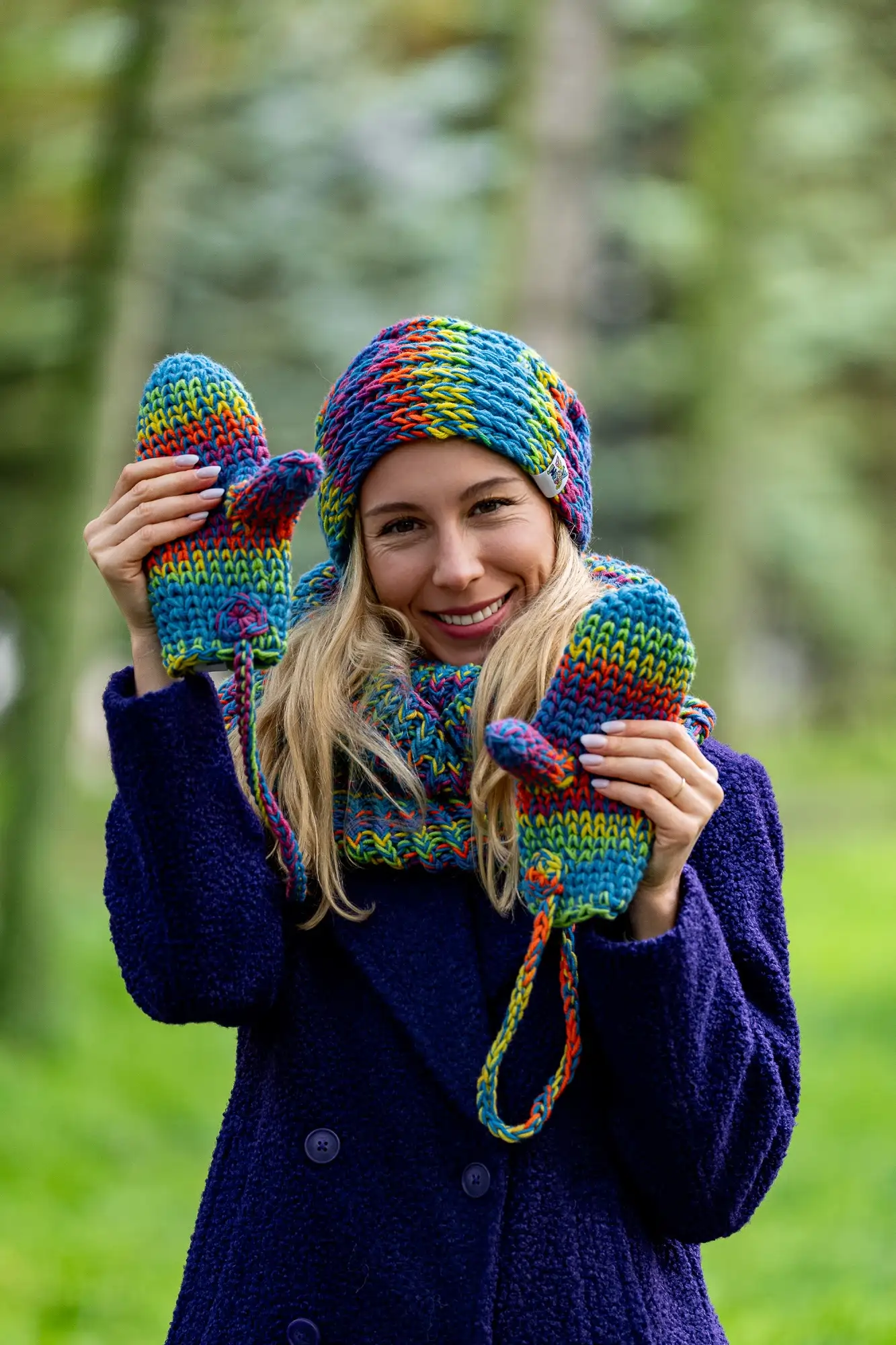 Czapka MERINO 50% nieugniatająca włosów "Tęcza Błękit" THIS IS IT 117 producent czapek merino 1