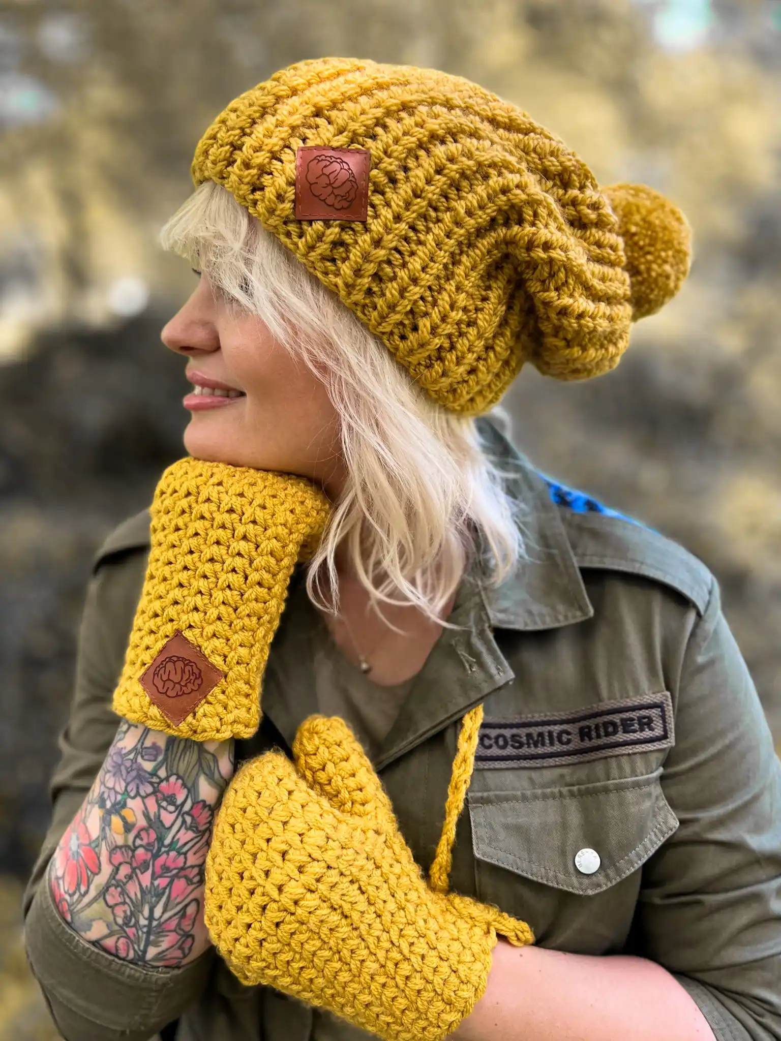 Rękawiczki handmade ze sznureczkiem ,,Miodowa musztarda" 157 recznie robione welniane rekawiczki