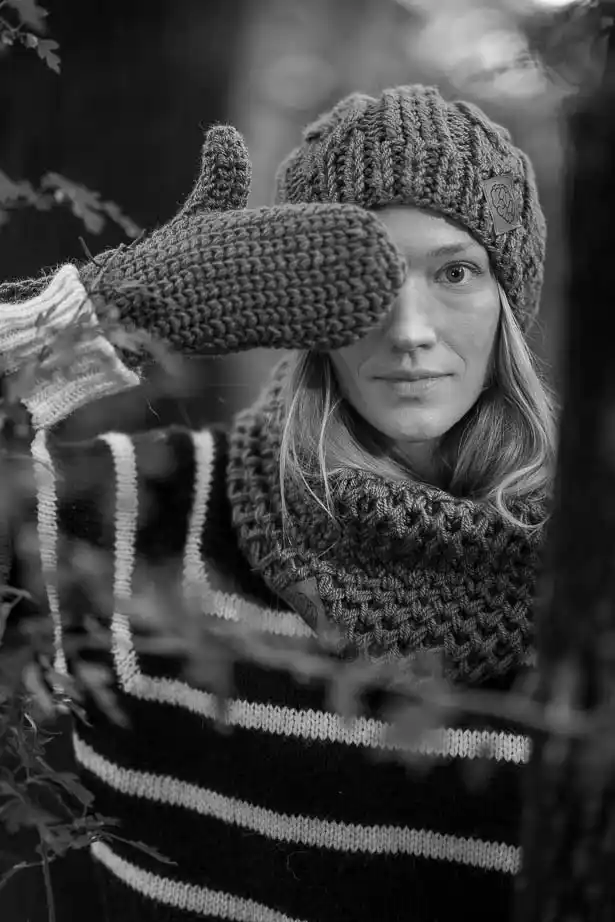 Rękawiczki handmade na zamówienie 5 rękawiczki handmade z jednym palcem i sznureczkiem