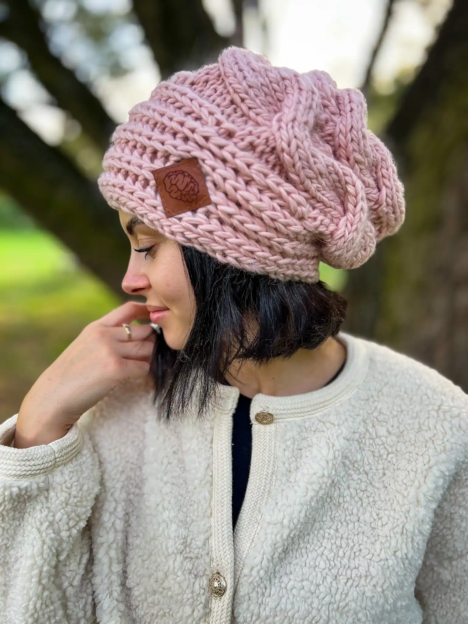 Luźna czapka MERINO This is it "Jasny różowy" 134 różowa wełniana czapka zimowa robiona na drutach